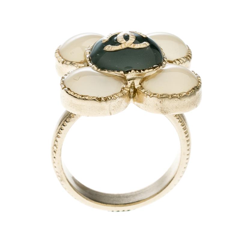 Contemporary Chanel CC Flower Resin Gold Tone Ring Size 52