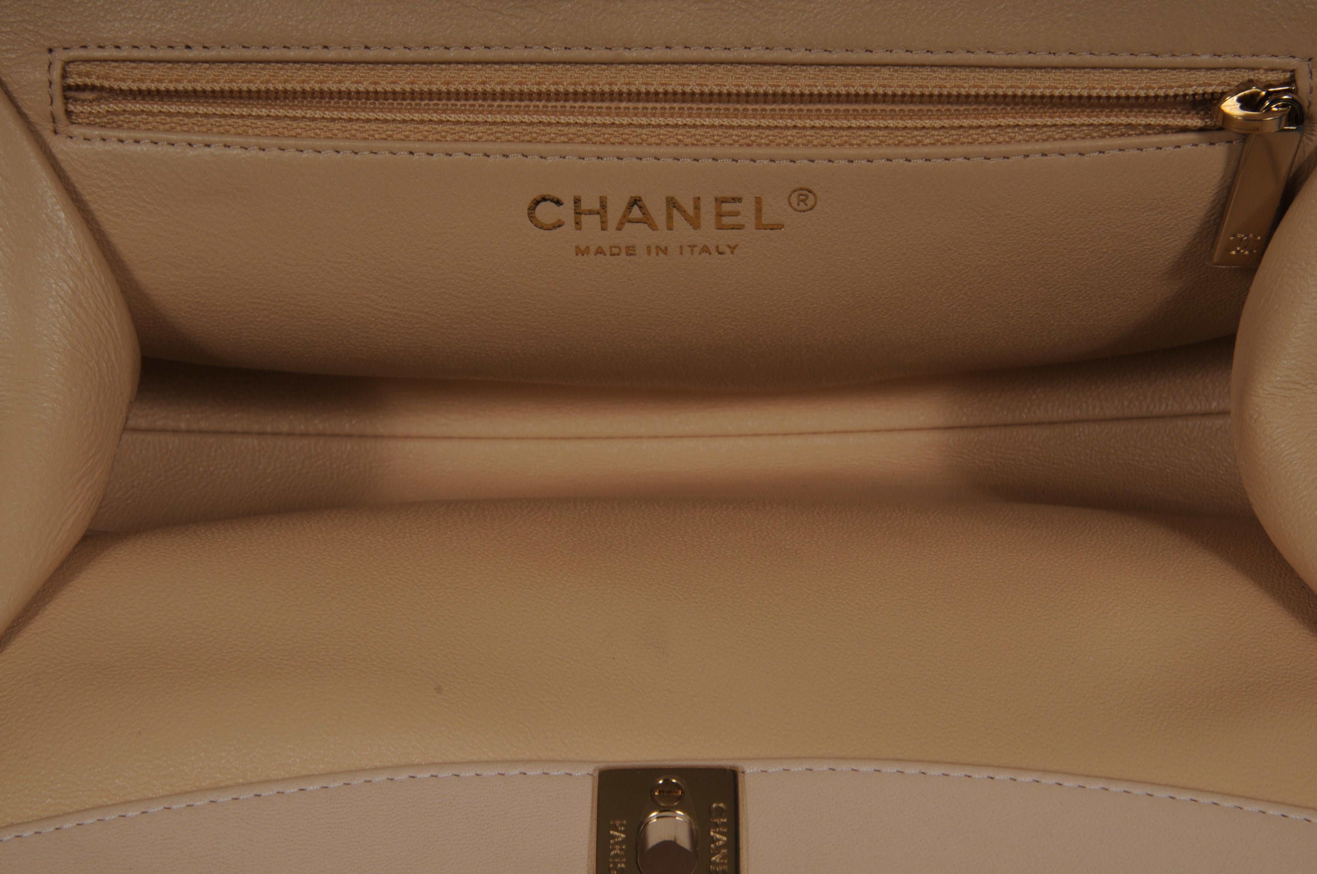 Chanel CC Frame Clutch in pelle d'agnello trapuntata neutra Tan Gold Hardware Beige Borsa in vendita 6