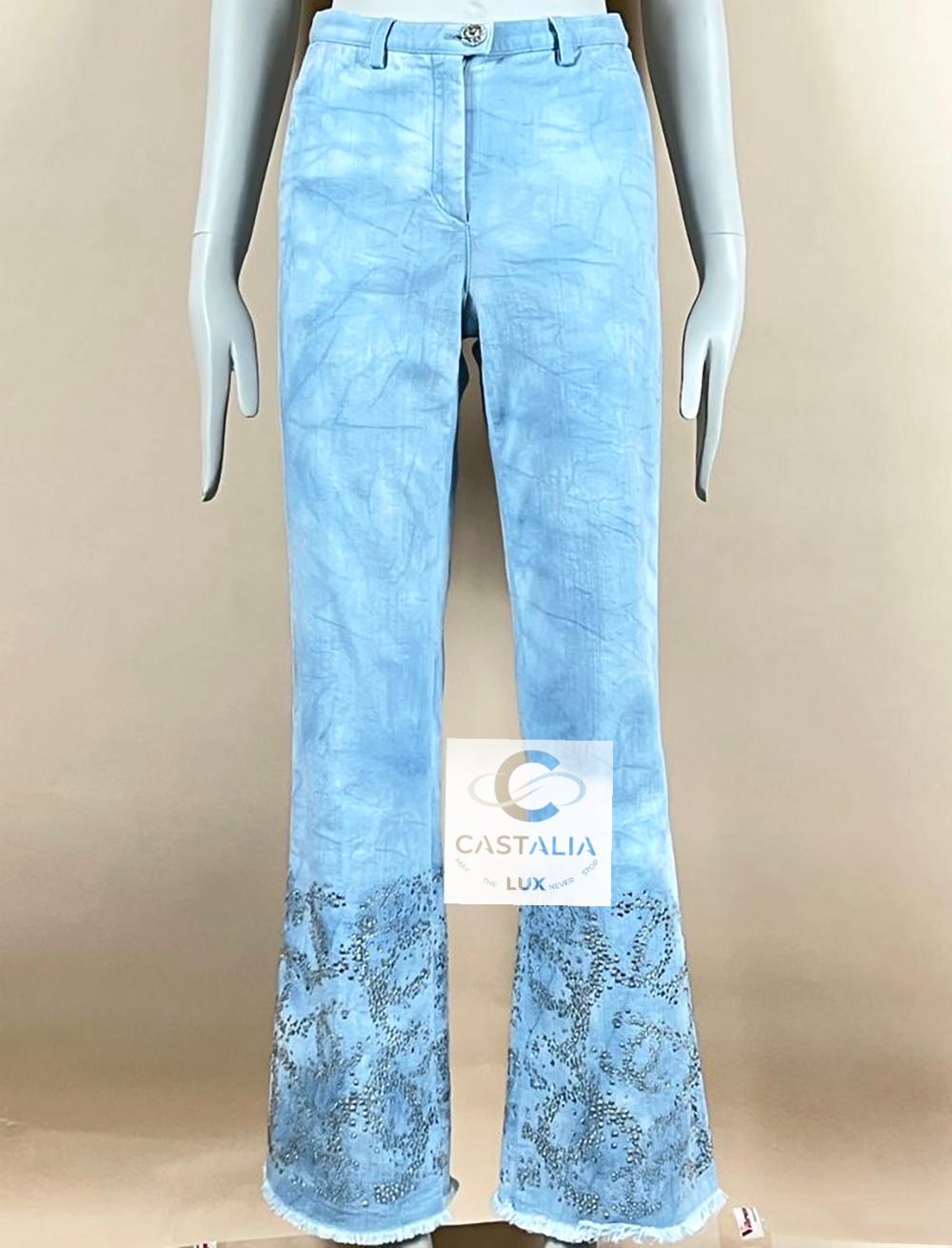 Chanel Paris / Saint-Tropez CC Logo Embellished Jeans 34 FR In New Condition For Sale In Dubai, AE