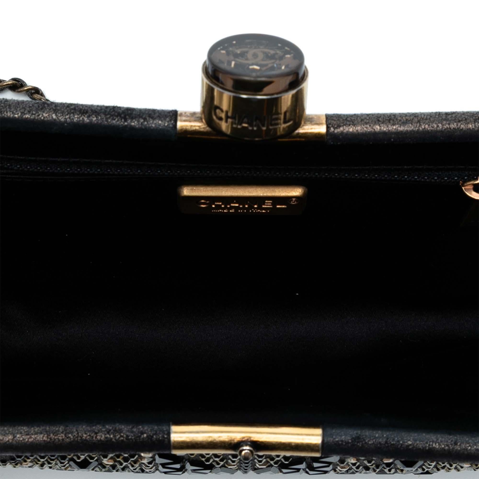 Chanel CC - Pochette cloutée en cuir d'agneau pailleté avec chaîne Bon état - En vente à Krakow, PL