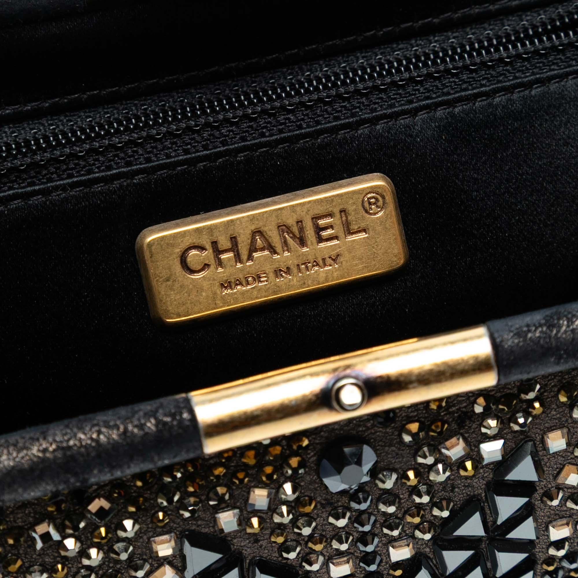 Chanel CC - Pochette cloutée en cuir d'agneau pailleté avec chaîne Pour femmes en vente