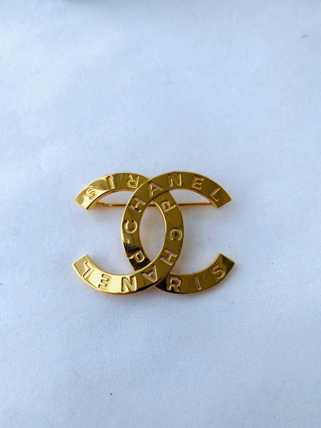 Women's or Men's Chanel CC Gold Colour Big Brooch