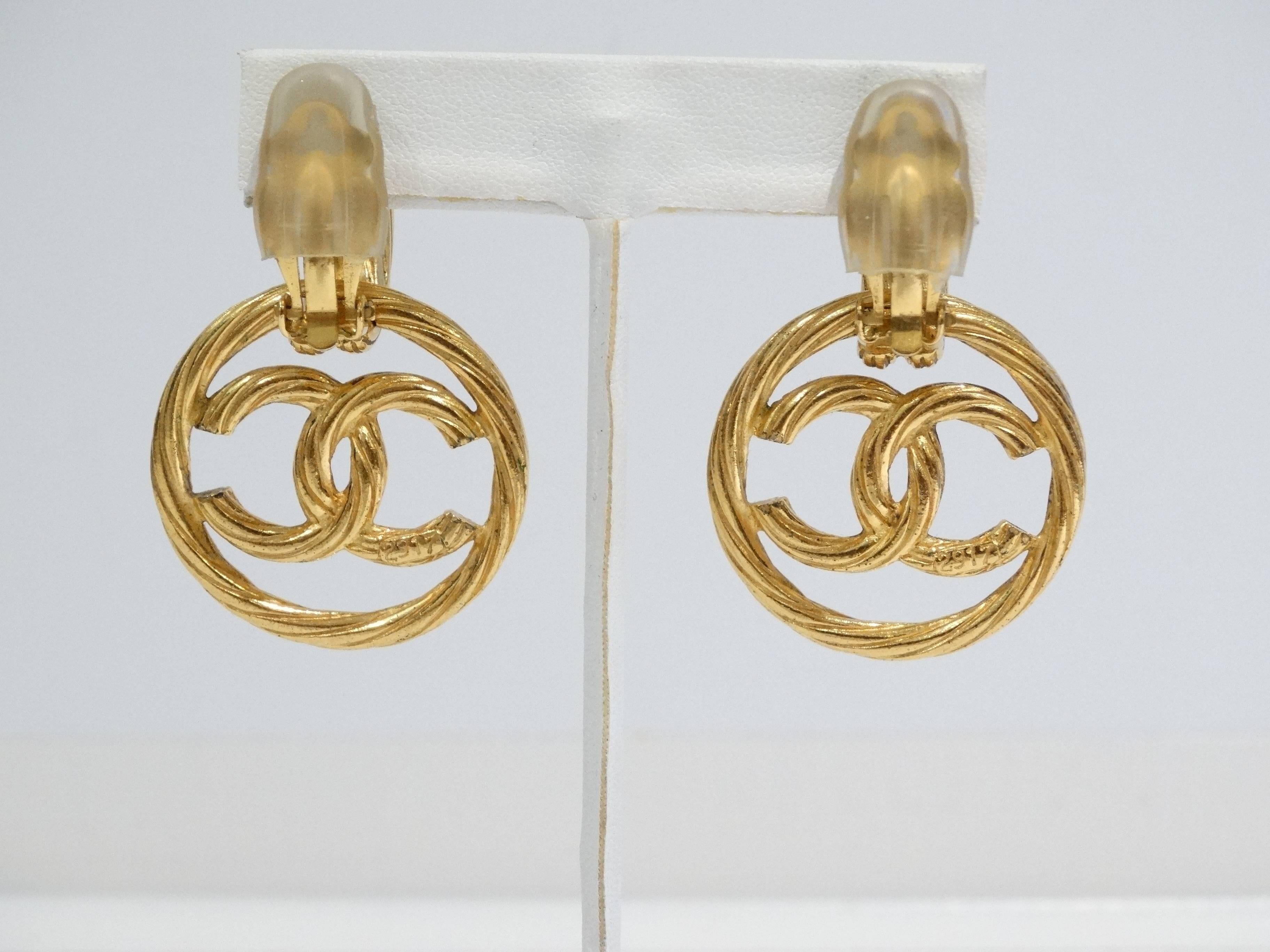 Chanel CC Gold Hoop Earring circa 1994 In Good Condition In Scottsdale, AZ