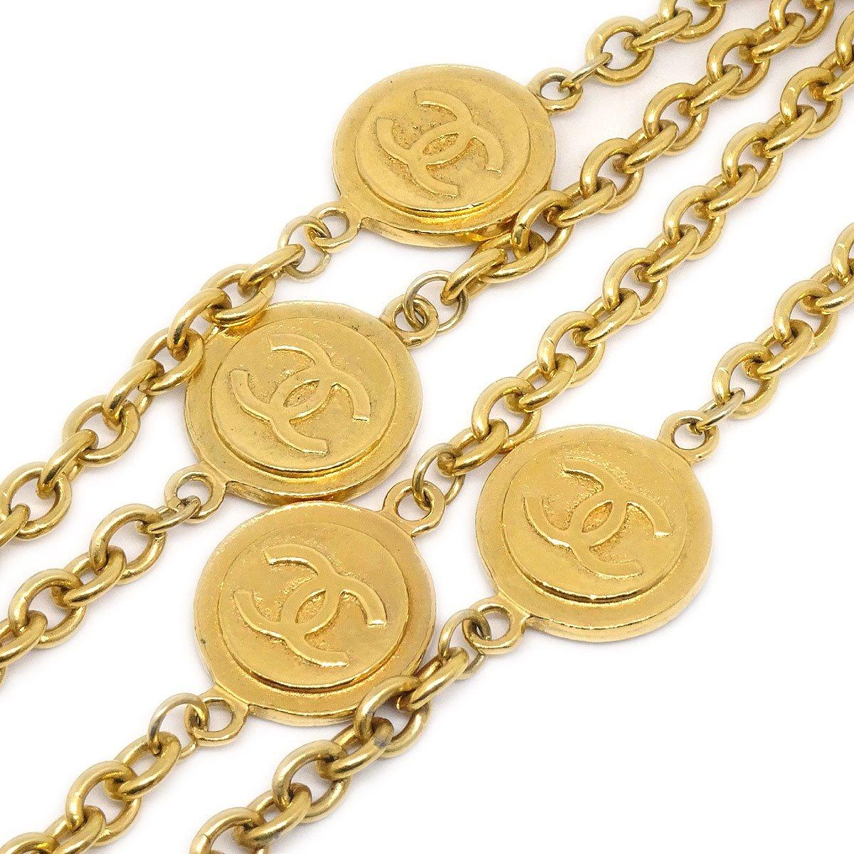 CHANEL CC Gold Metal Coin Charm Chain Link Necklace  In Good Condition For Sale In Chicago, IL