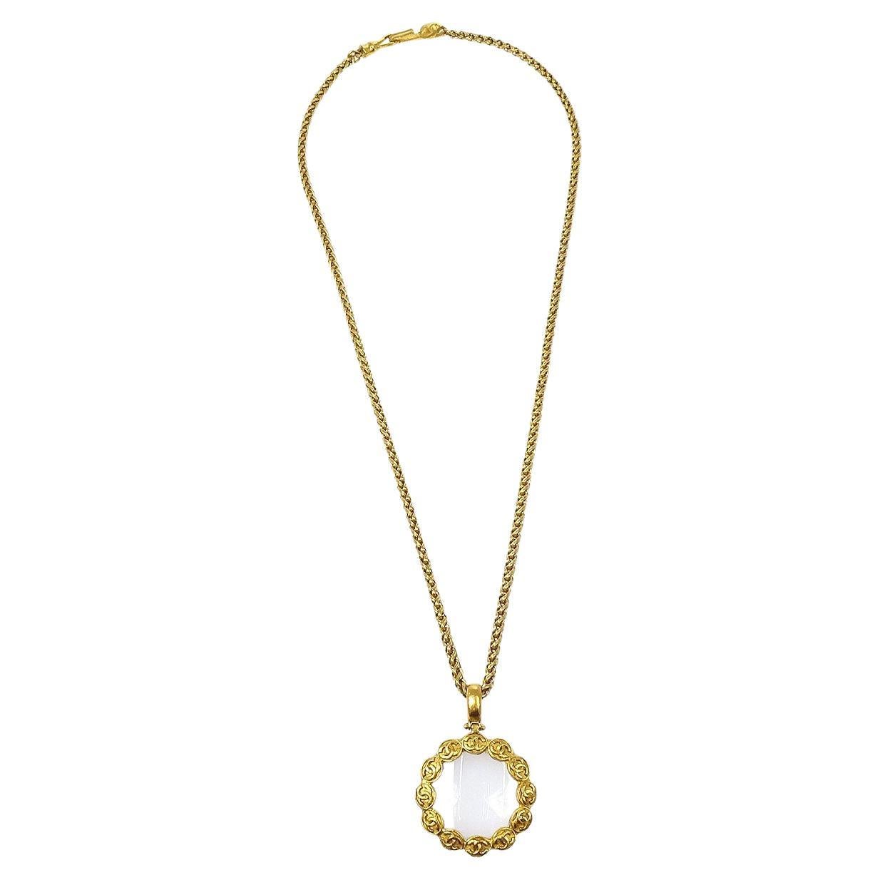 CHANEL CC Gold Metal Magnifying Glass Pendant Chain Link Necklace For Sale