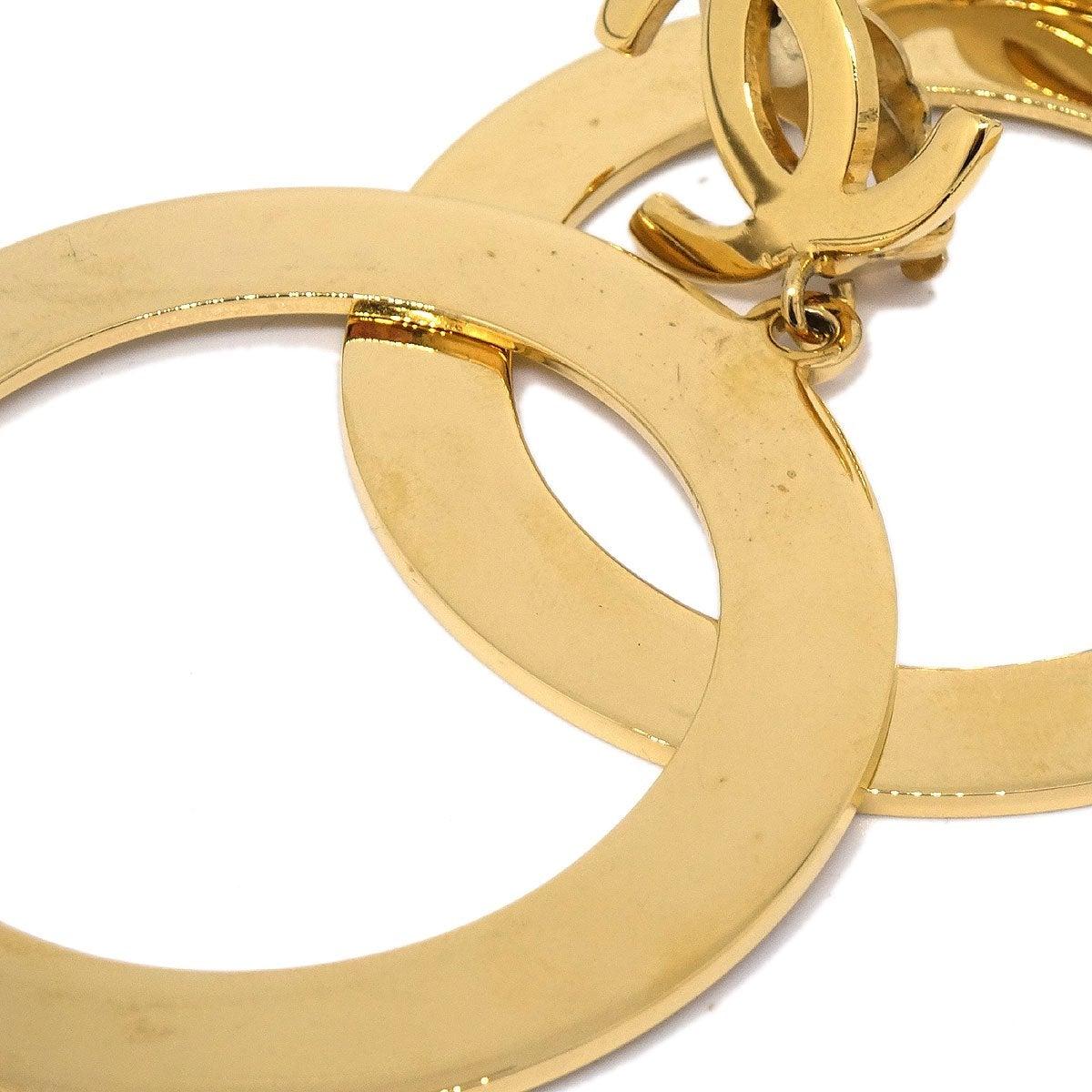CHANEL CC Gold Metallfarbene große runde Kreis-Ohrringe für den Abend  im Zustand „Gut“ im Angebot in Chicago, IL