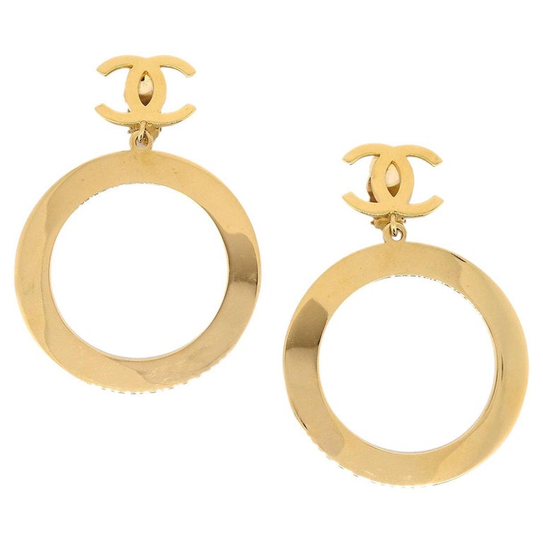 chanel design 18k gold... earrings color