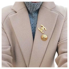 CHANEL CC Gold Metal Turnlock Pin Brooch