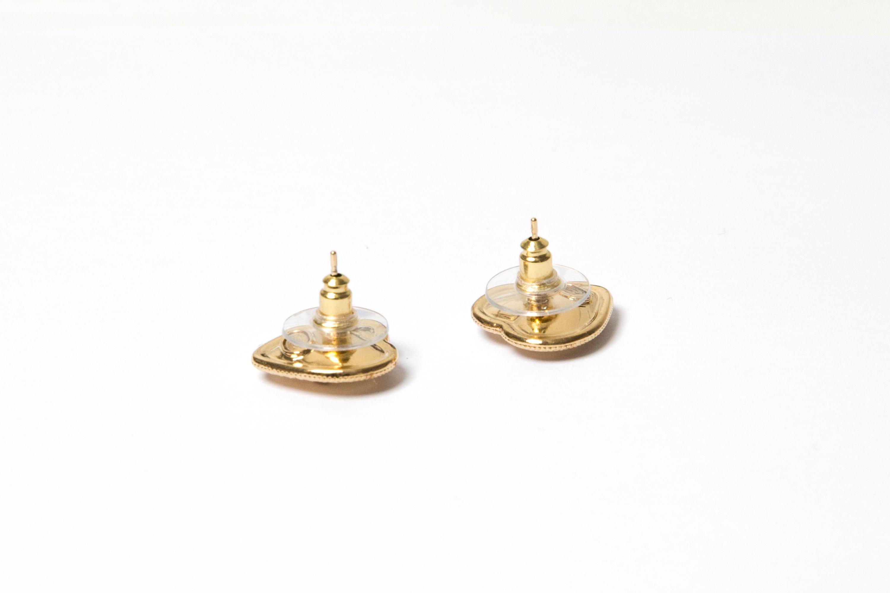 Chanel CC Gold Tone Heart Earrings For Sale 1