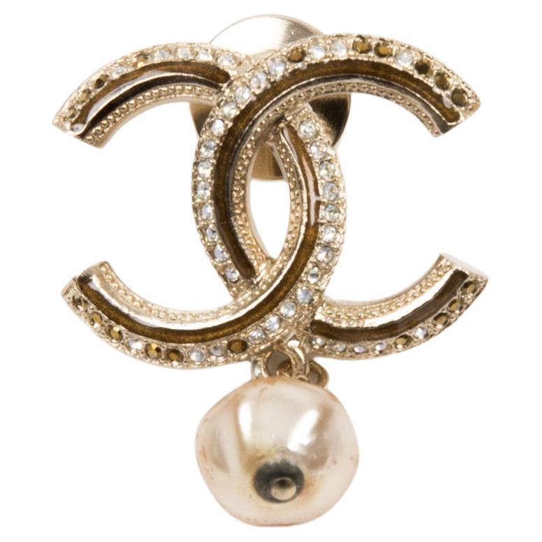 Broche CC en or de Chanel