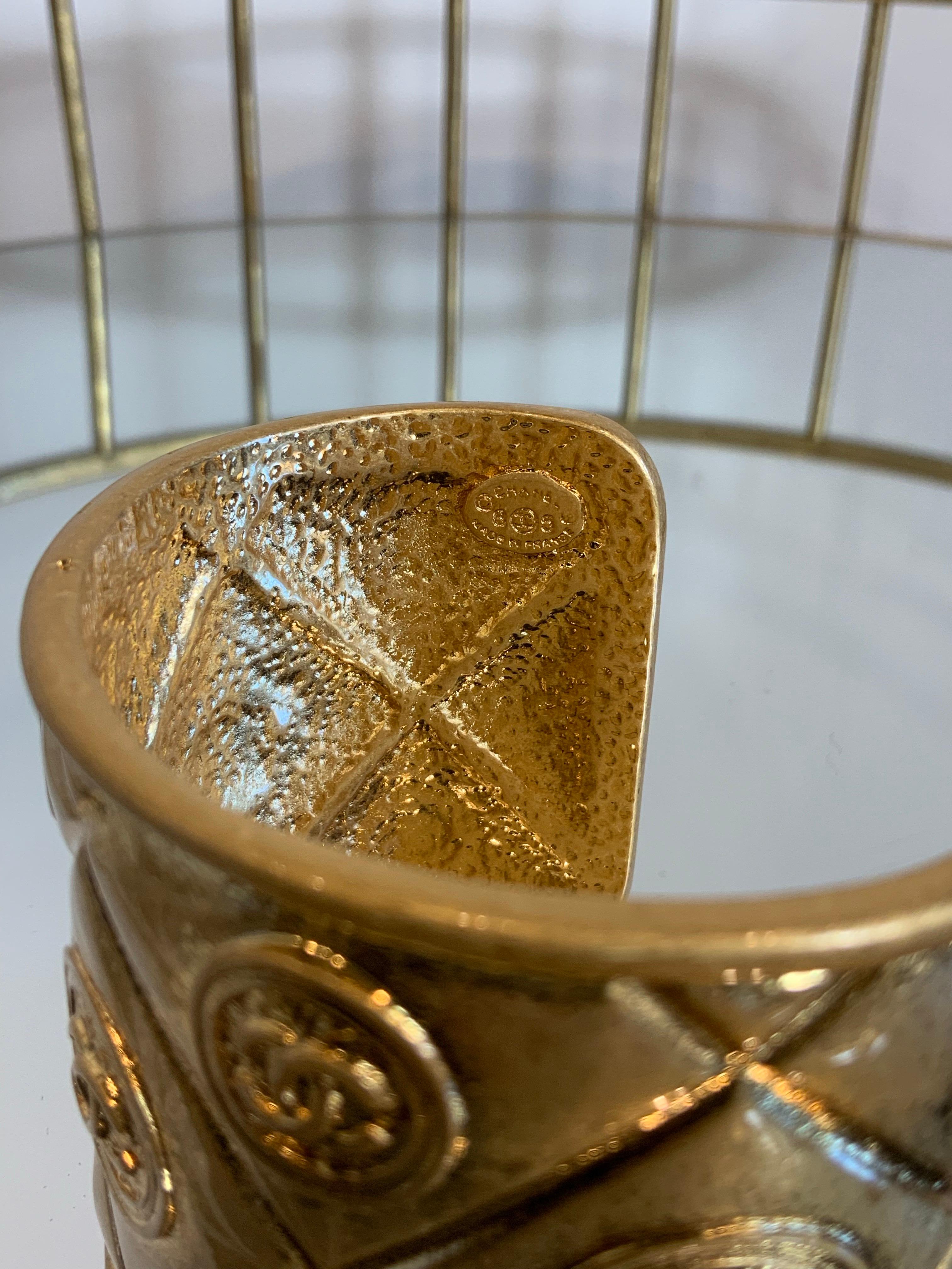 Femenino o masculino Chanel CC pulsera de oro en venta