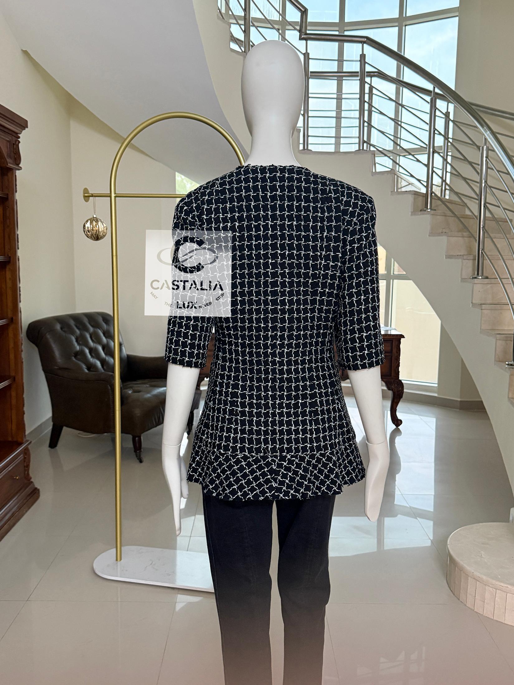 Chanel CC Gripoix Botones Chaqueta de tweed a cuadros negra 38 FR 11