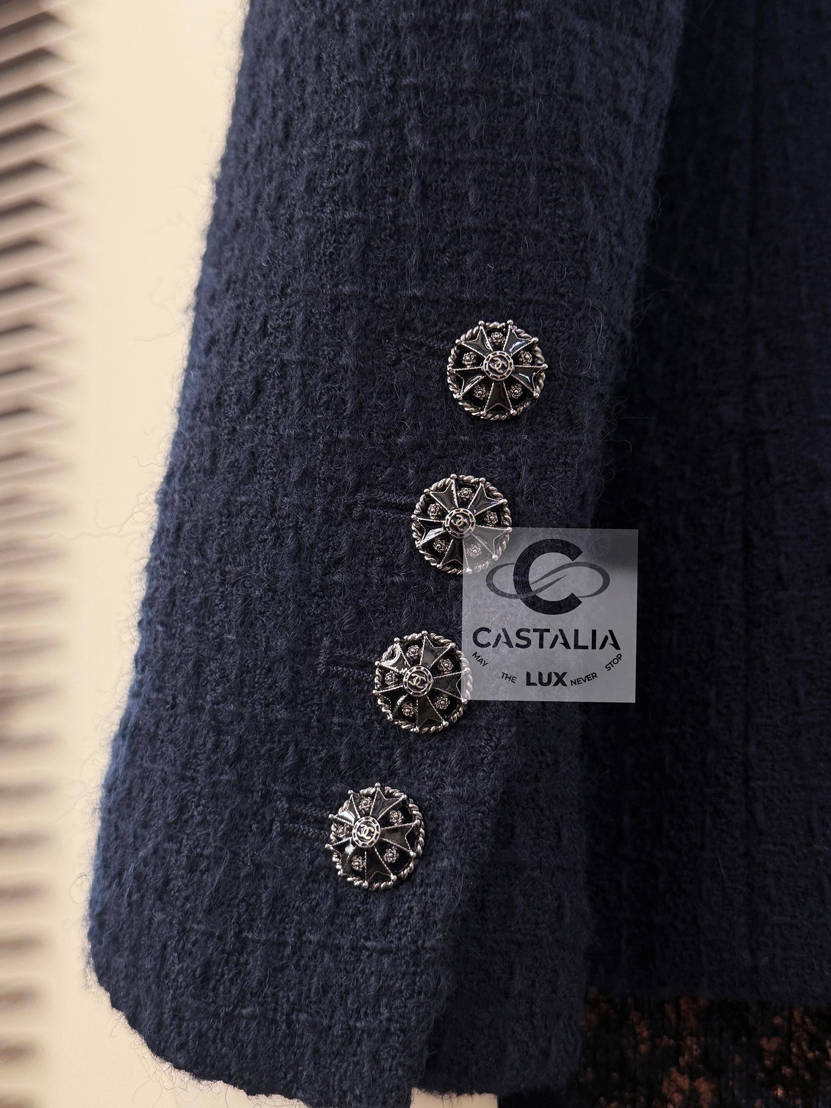 Chanel CC Gripoix Buttons Navy Tweed Jacket 38 FR 10
