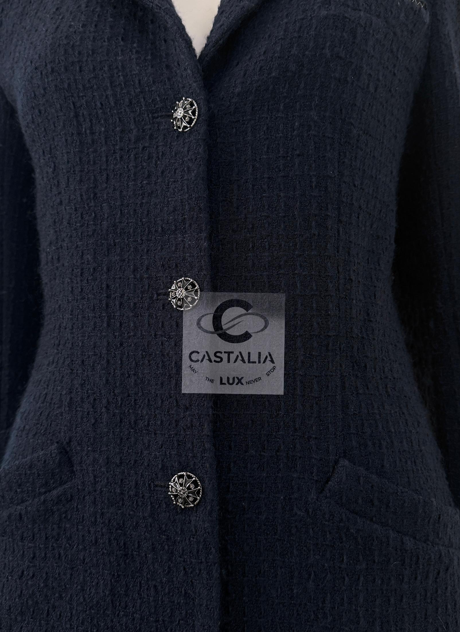 Women's or Men's Chanel CC Gripoix Buttons Navy Tweed Jacket 38 FR