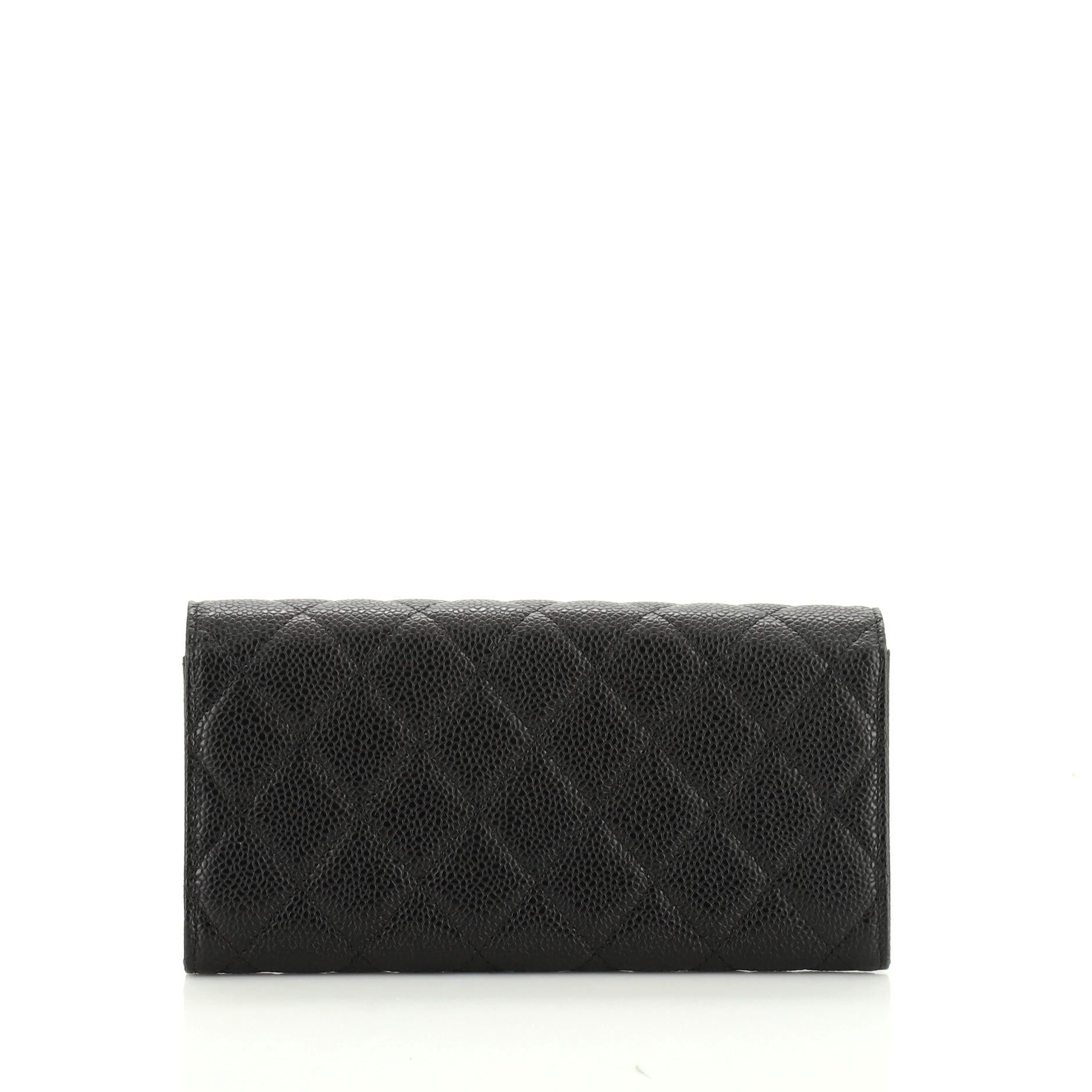Chanel CC Gusset Classic Flap Wallet In Good Condition In NY, NY