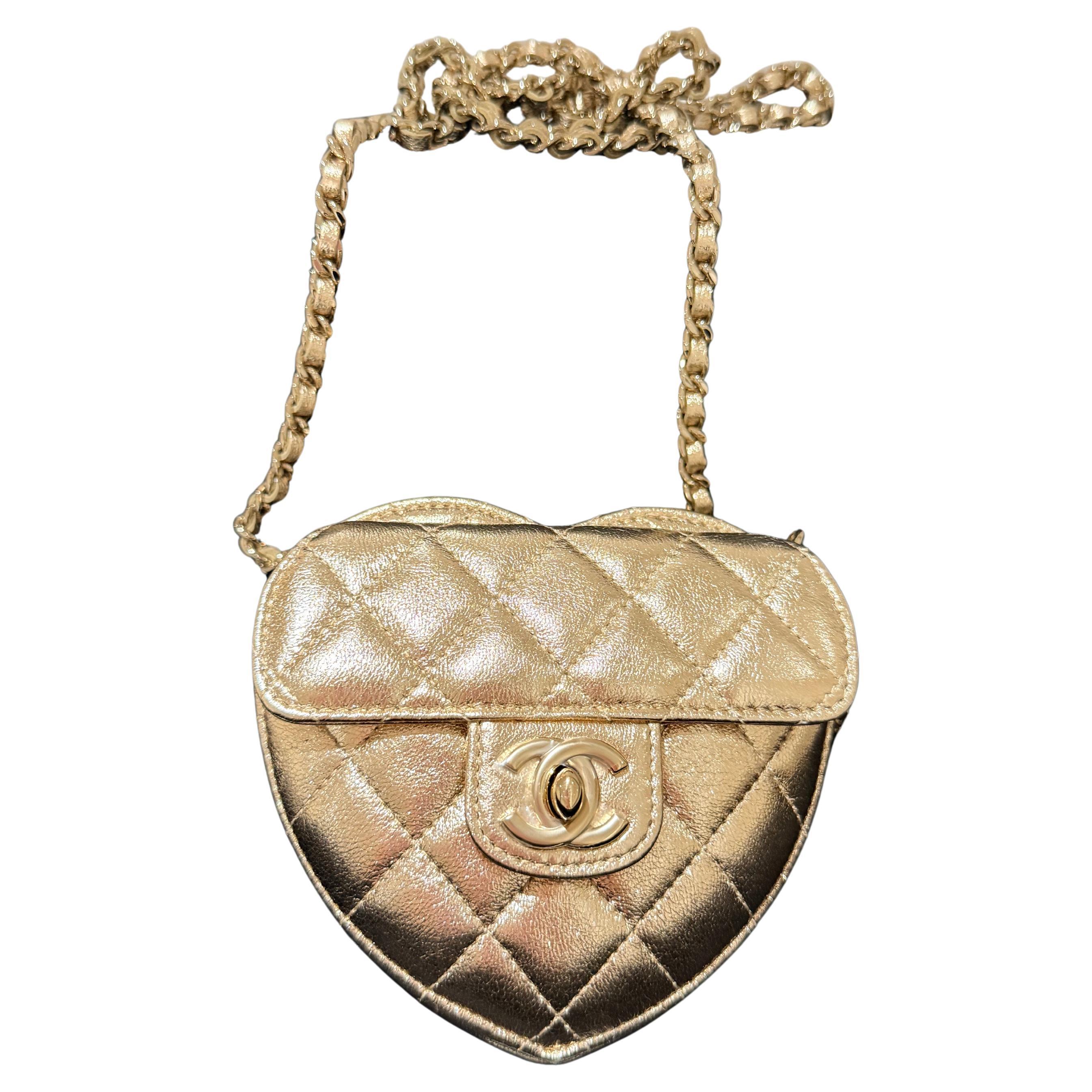 Chanel CC Heart piccola frizione in oro in vendita
