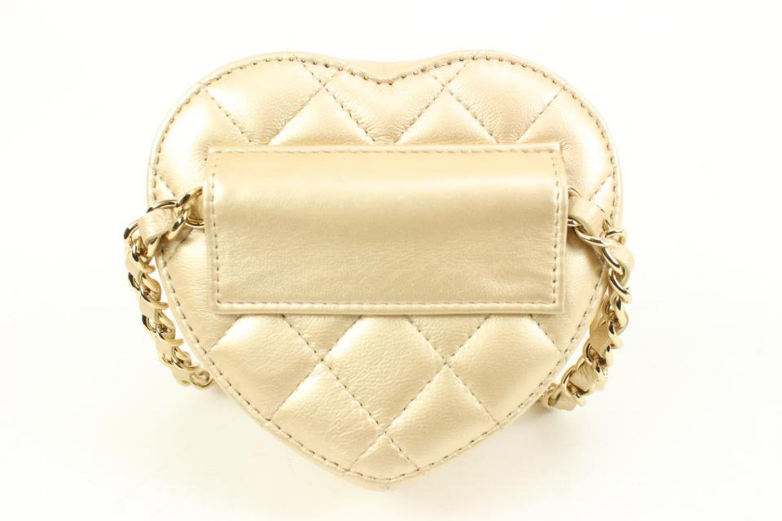 Chanel CC in Love Gold Quilted Lambskin Heart Belt Bag Waist Bag  73ck317s In New Condition In Dix hills, NY