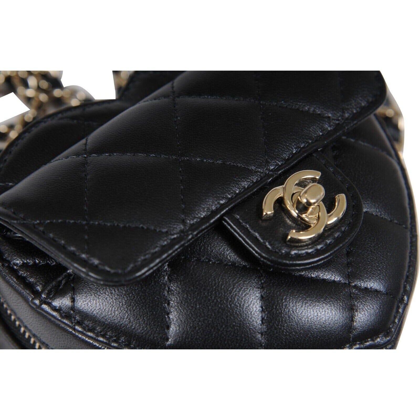 Chanel CC In Love Cintura a cuore con catena Borsa in pelle di agnello nera trapuntata oro in vendita 4