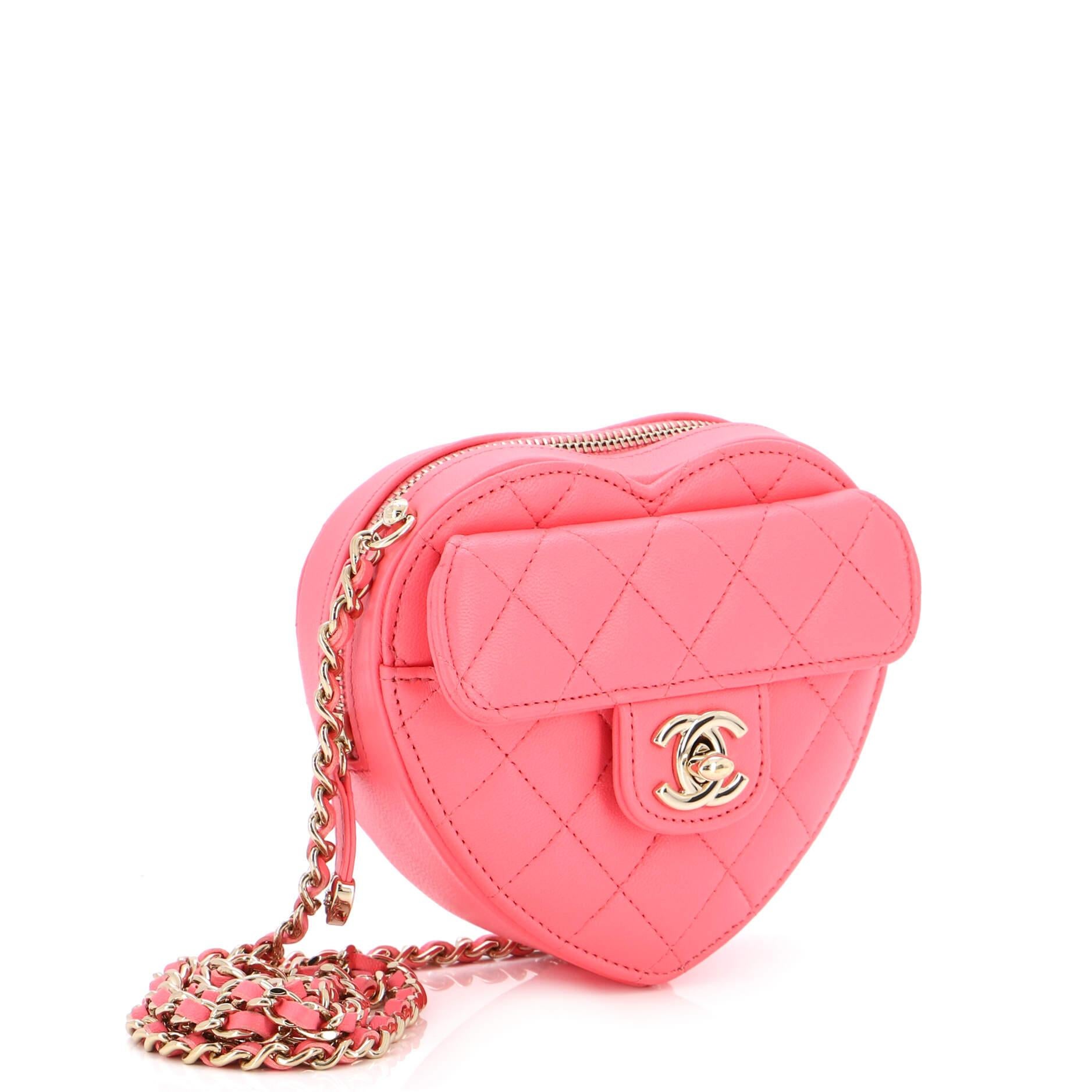 Chanel CC in Love Heart Clutch with Chain Quilted Lambskin In Good Condition For Sale In NY, NY