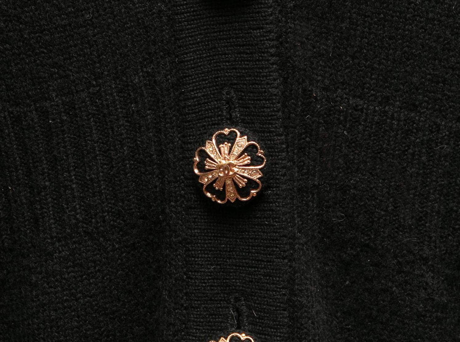 Chanel CC boutons Jewell manteau caraco en cachemire noir 5