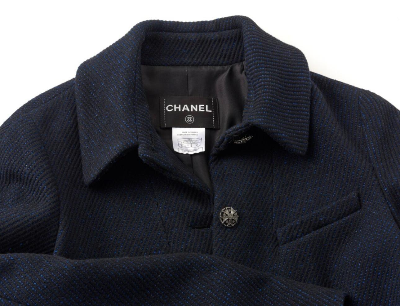 Chanel CC Jewel Buttons Collectible Tweed Coat In Excellent Condition For Sale In Dubai, AE