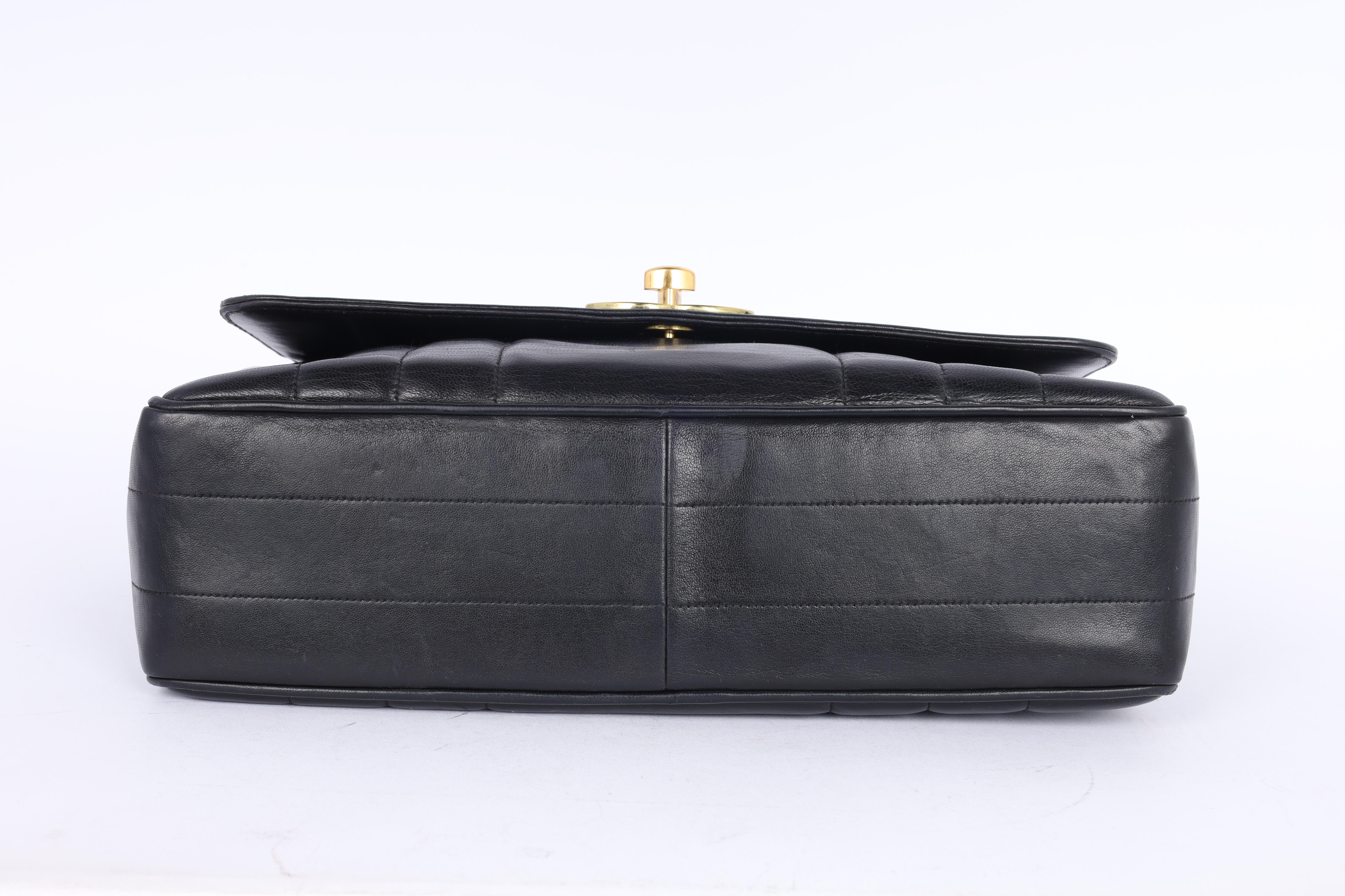 Chanel CC Jumbo Flap Top Handle Bag Nero in vendita 6