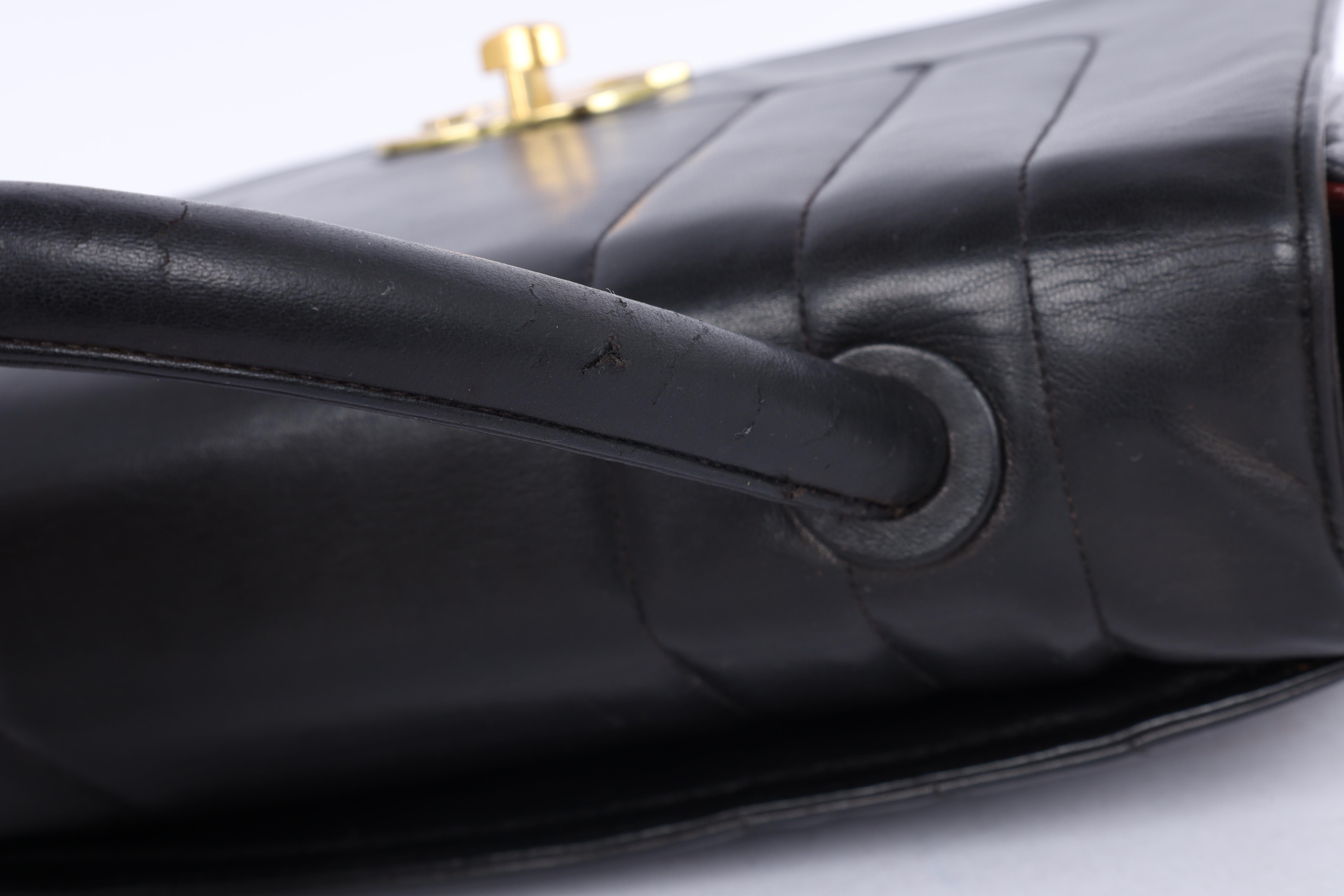 Chanel CC Jumbo Flap Top Handle Bag Nero in vendita 9