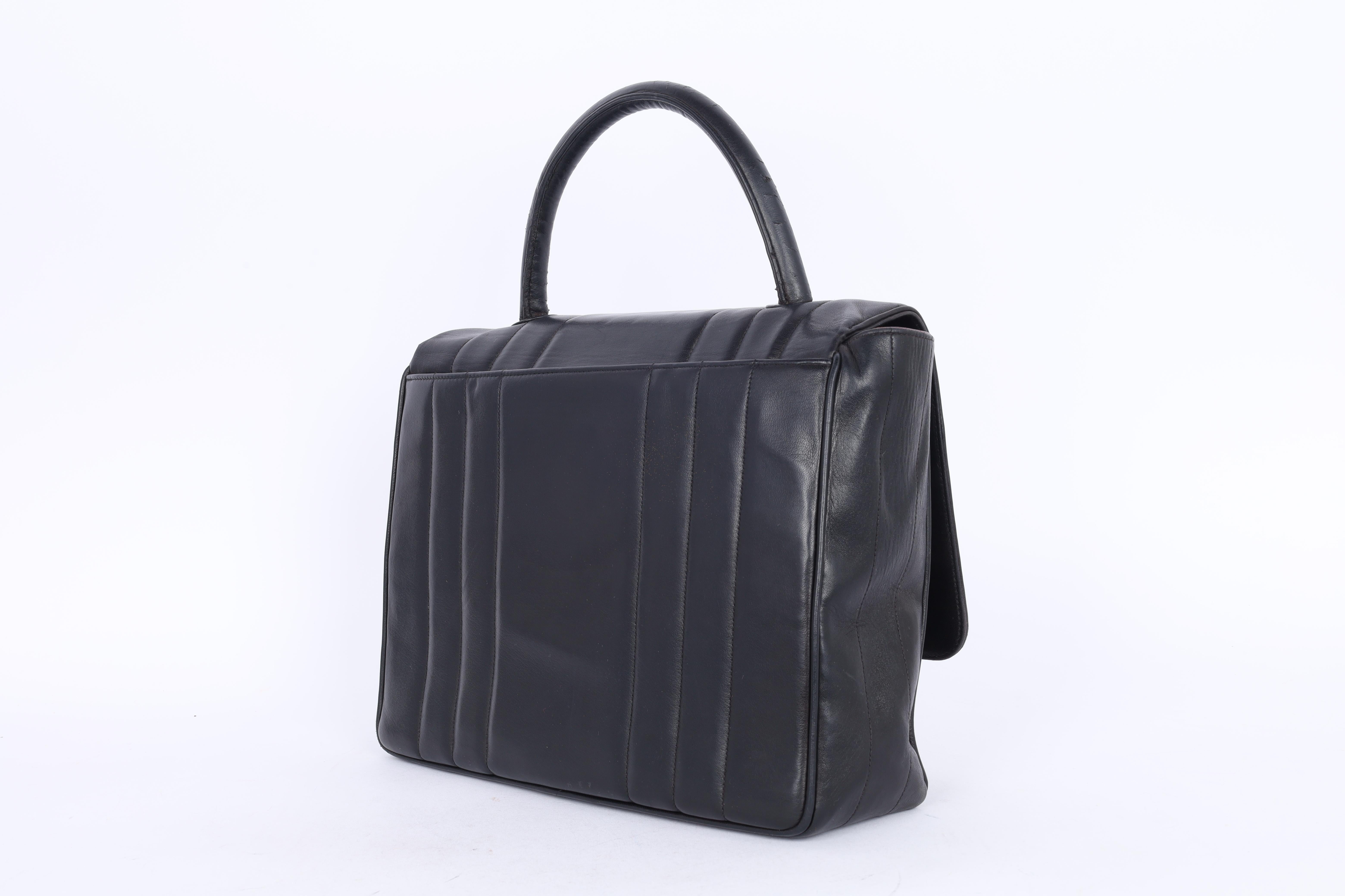 Chanel CC Jumbo Flap Top Handle Bag Nero in vendita 5