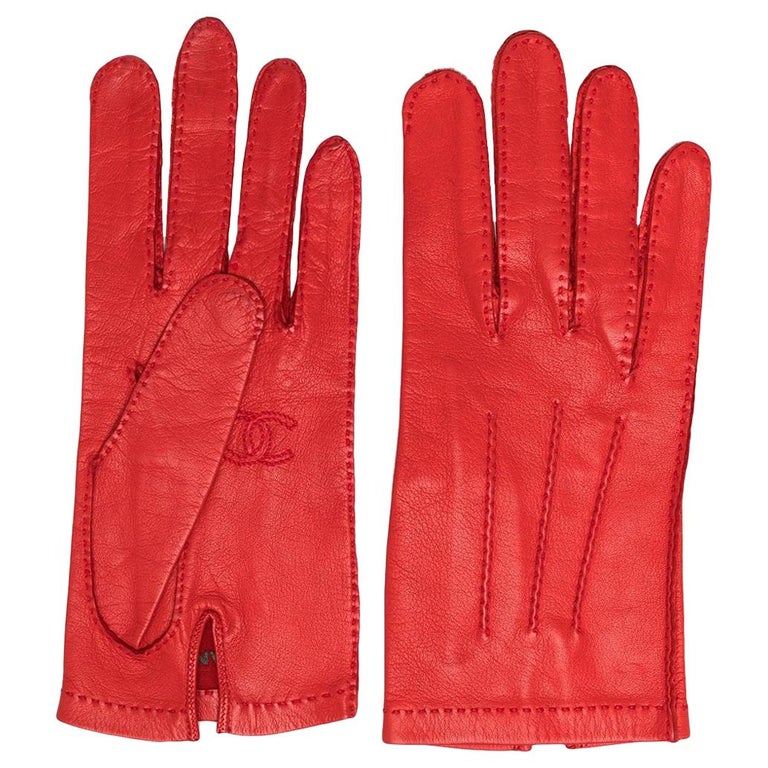 Chanel CC leather gloves at 1stDibs