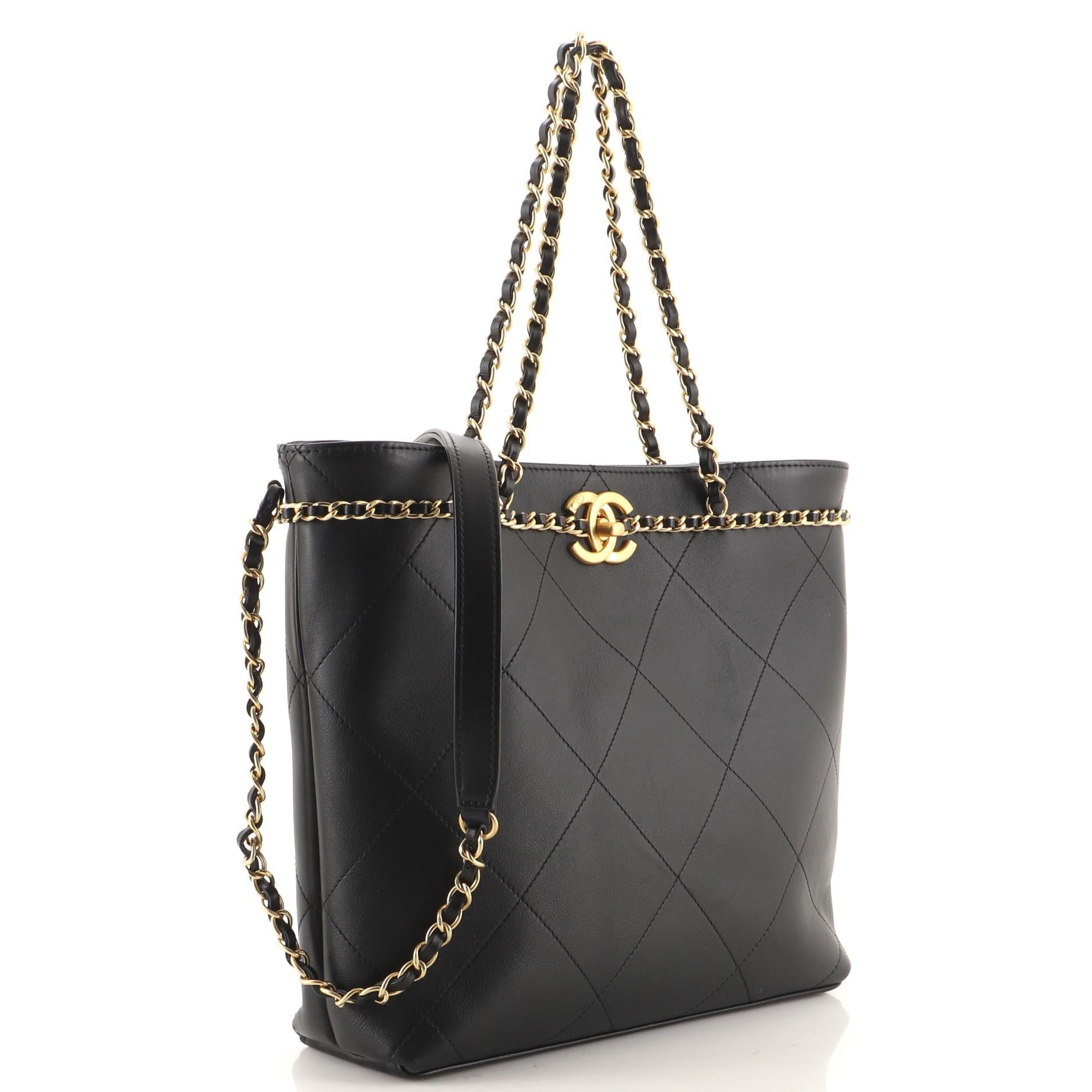 Chanel CC Lock Kettengriff Einkaufstasche aus gestepptem Kalbsleder (Schwarz)