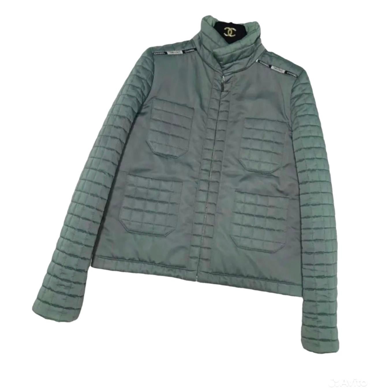 Chanel CC Logo Accents Quilted Emerald Jacket In Excellent Condition For Sale In Dubai, AE