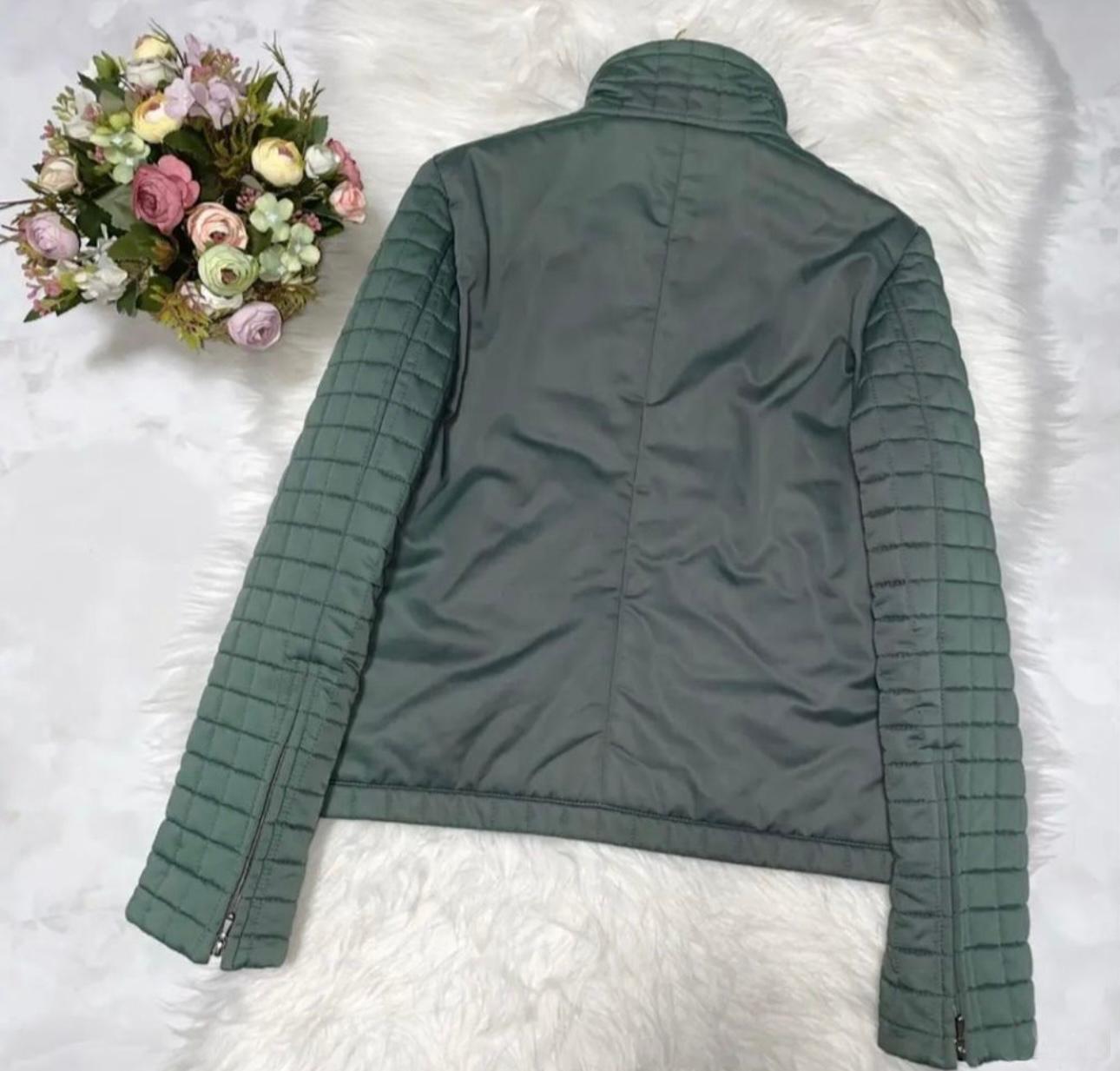Chanel CC Logo Accents Quilted Emerald Jacket For Sale 3