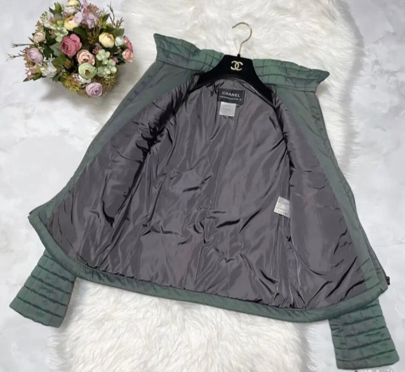 Chanel CC Logo Accents Quilted Emerald Jacket For Sale 4