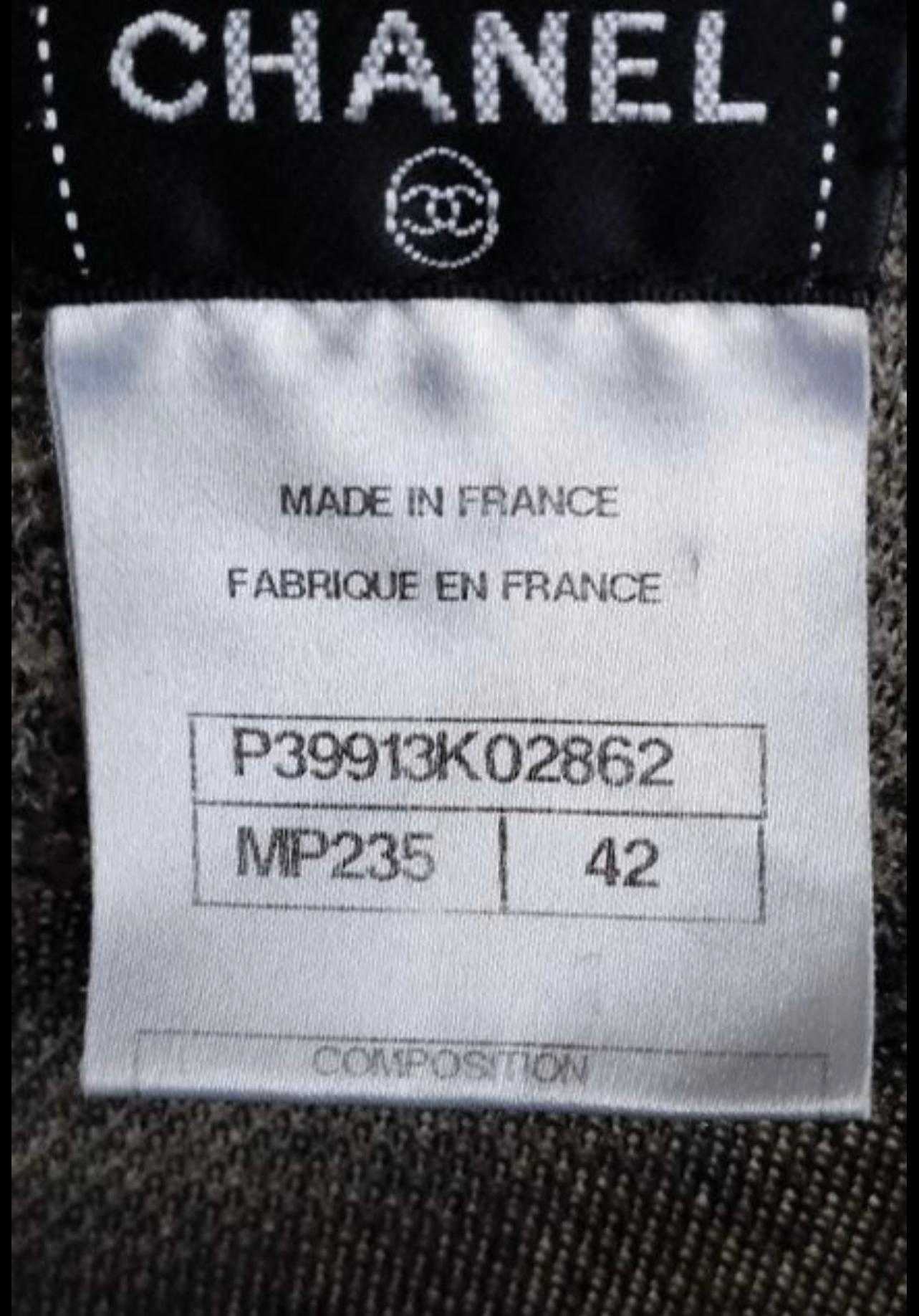 Chanel CC Logo Arctic Fawn Cashmere Jumper For Sale 6