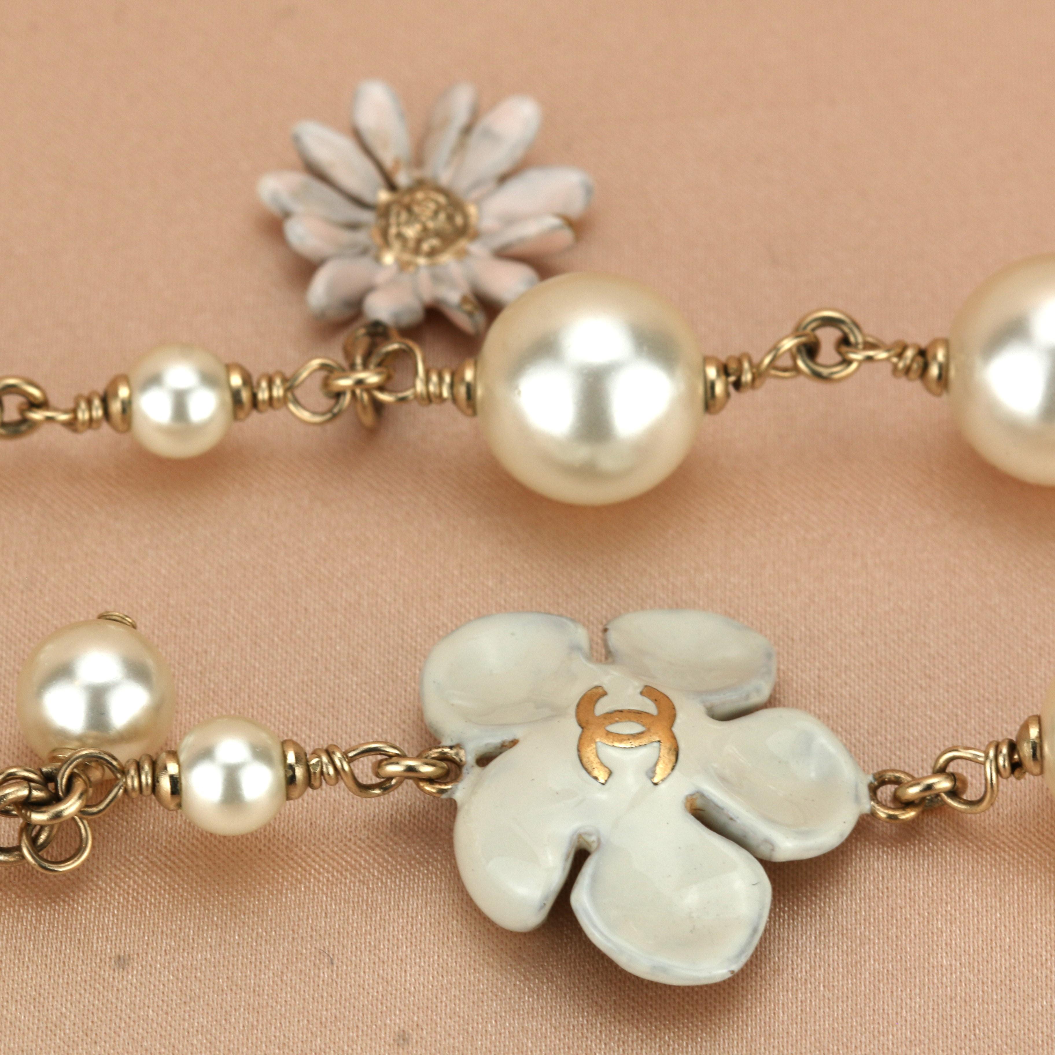 Round Cut Chanel CC Logo Pearl & Enamel Flower Long Pearl Necklace in Gilt Gold