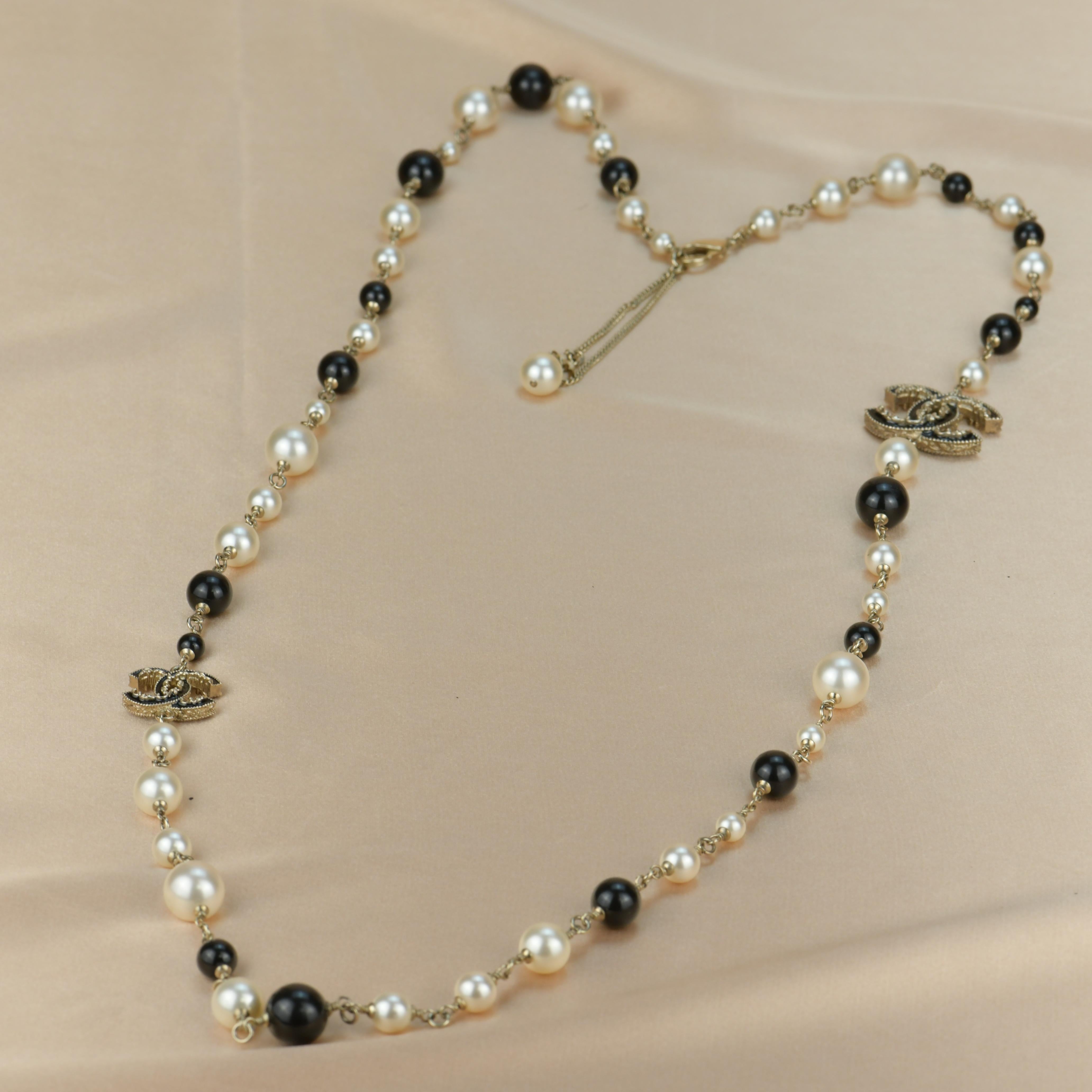 chanel pearl necklace