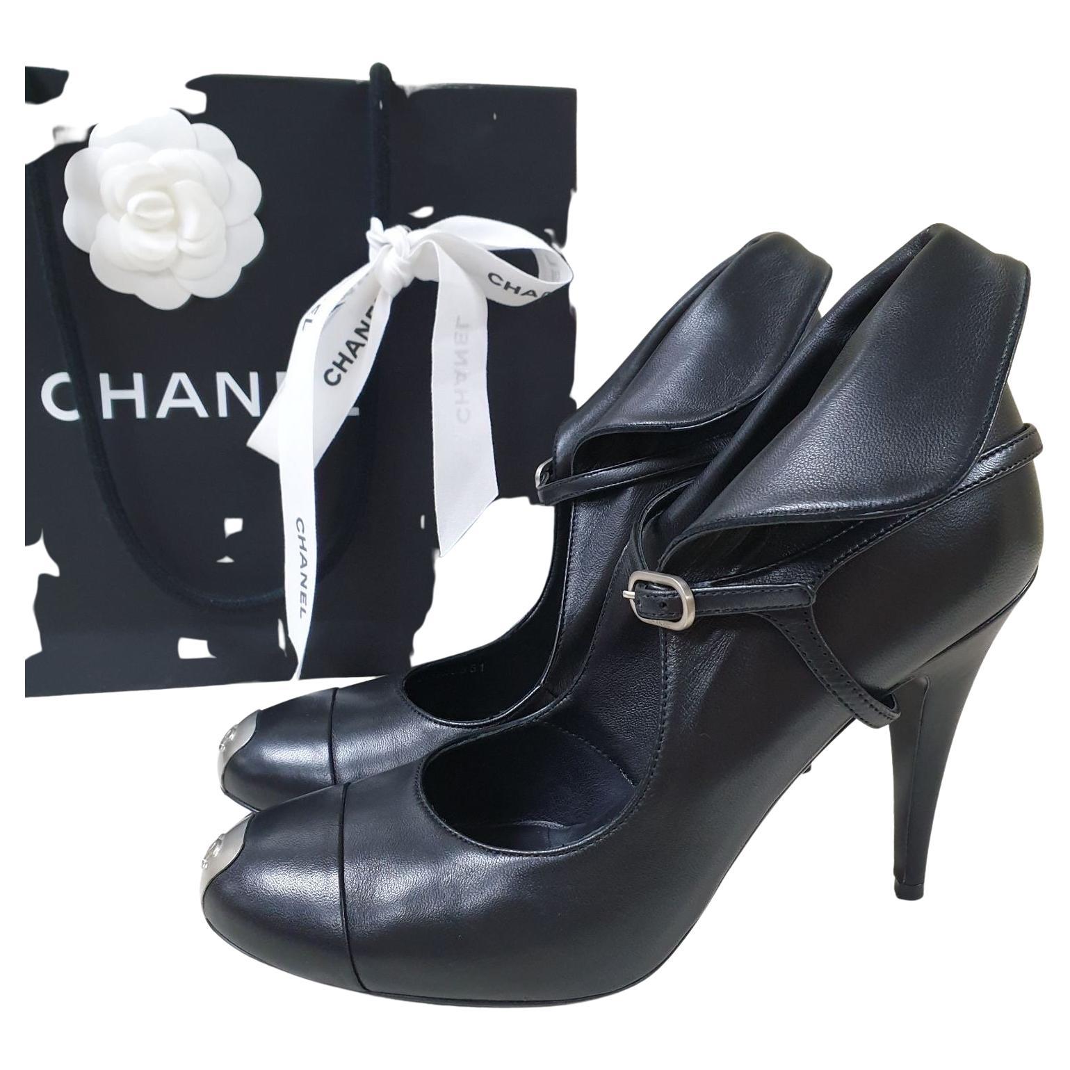 Chanel Logo Sandals - 48 For Sale on 1stDibs