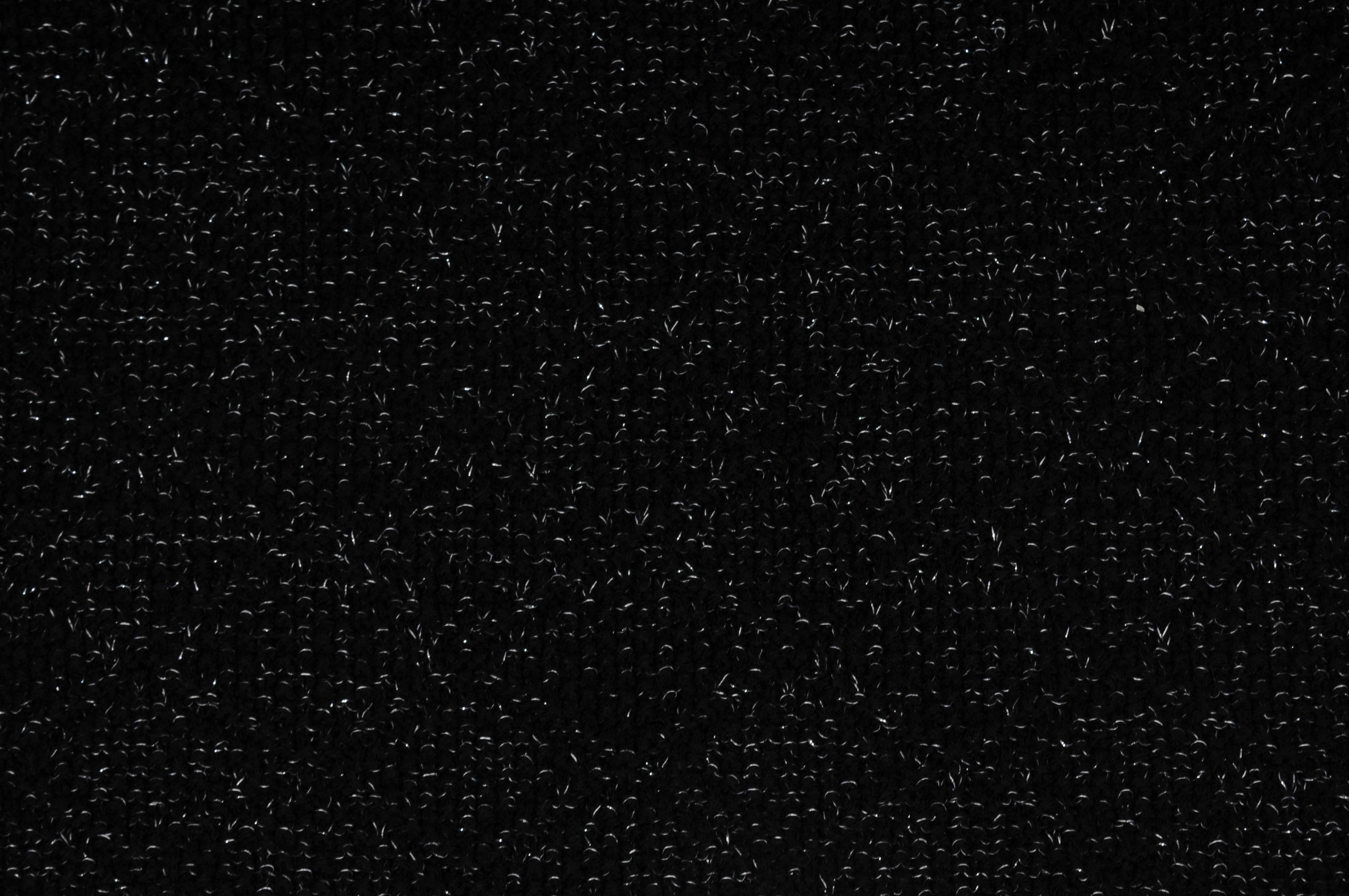 Chanel CC Logo Nero Sciarpa Nero Argento Metallizzato Cashmere Scialle Copricollo In condizioni ottime in vendita a North Miami, FL