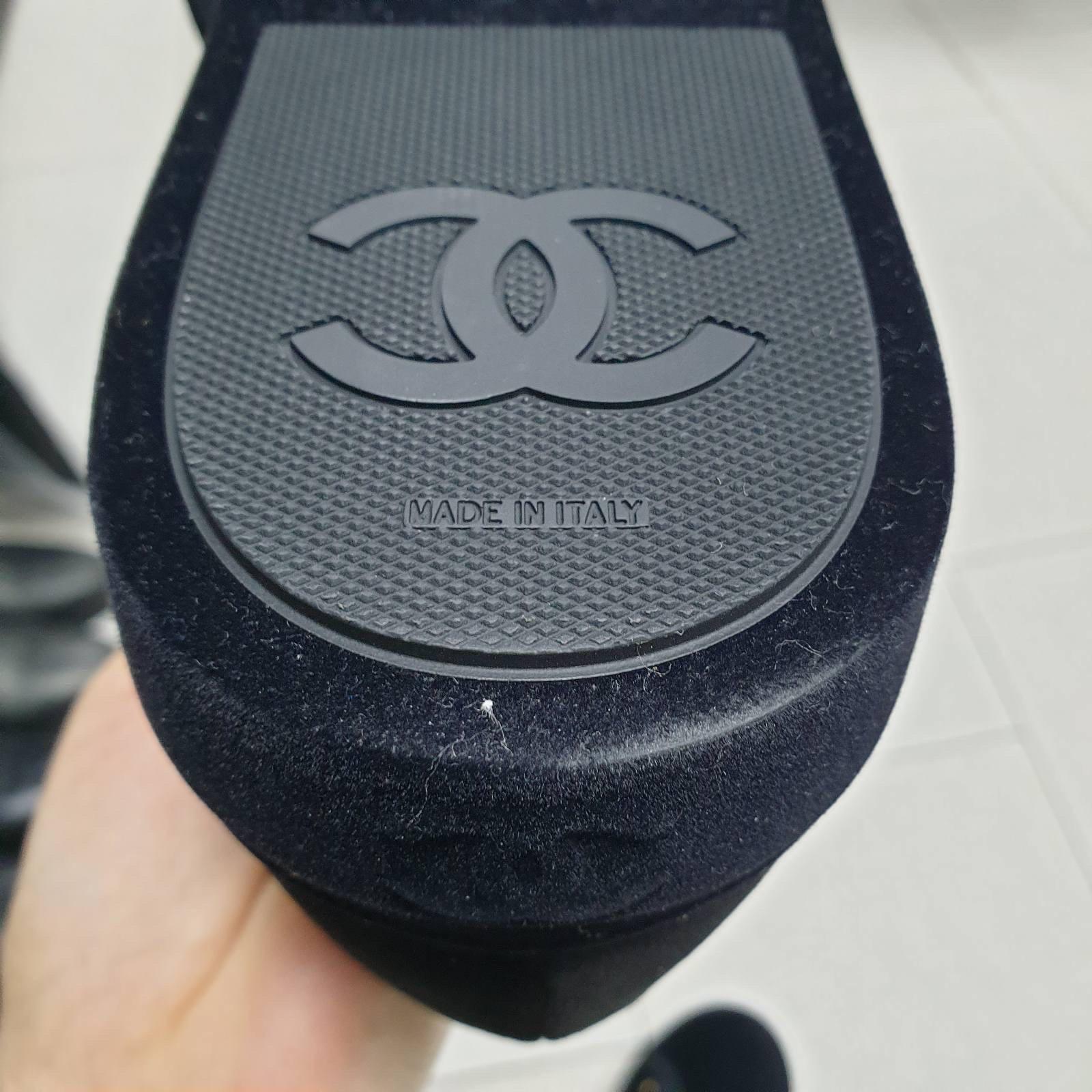  CHANEL CC Logo Black Velvet Lace Up Flat Sneakers Low Tops 5