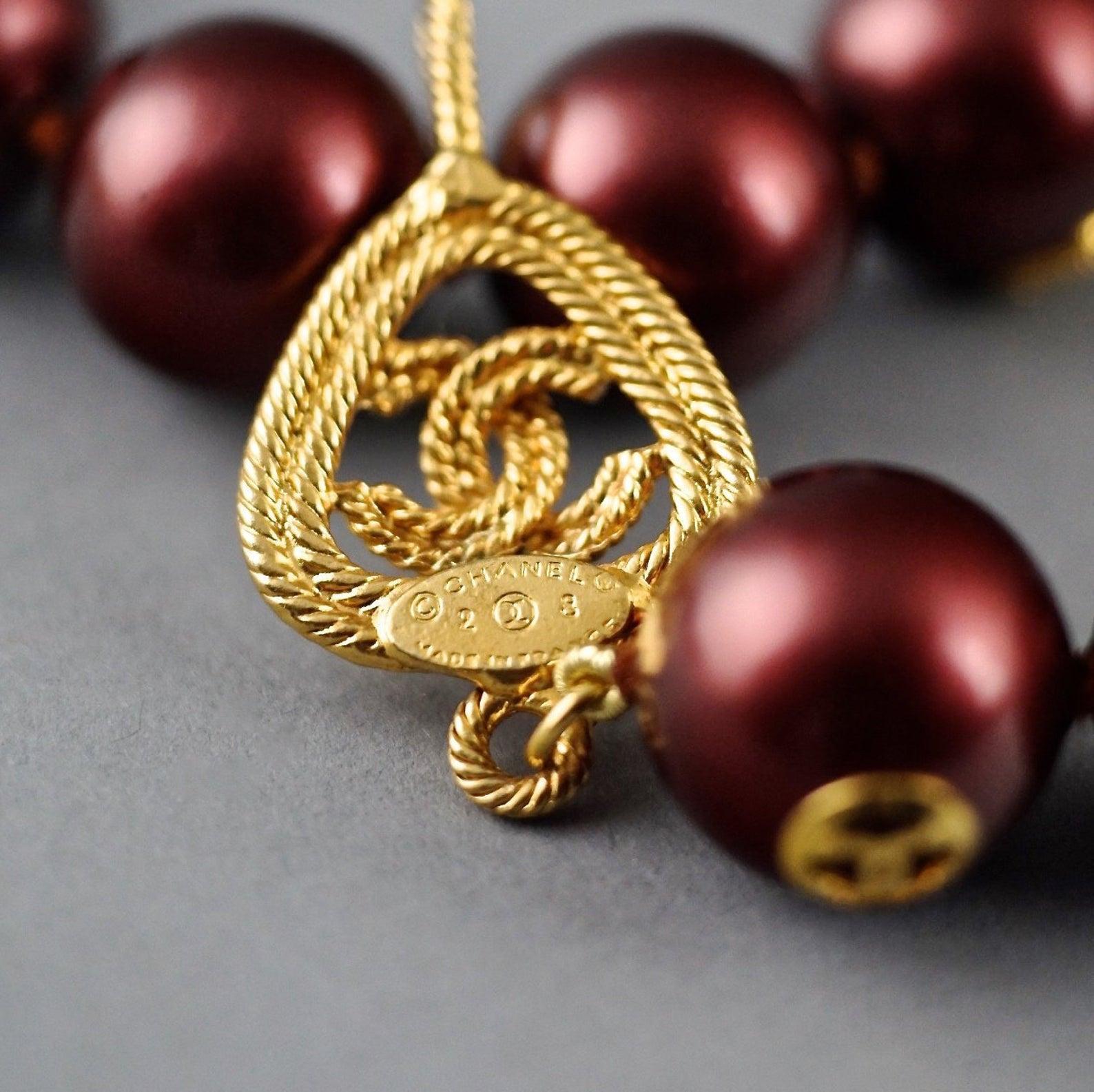 CHANEL CC Logo Bordeaux Pearl Choker Necklace For Sale 3