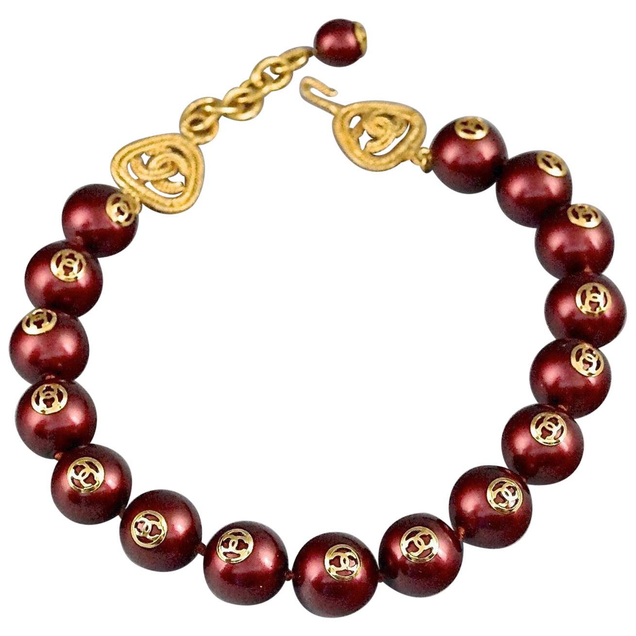 CHANEL CC Logo Bordeaux Pearl Choker Necklace For Sale