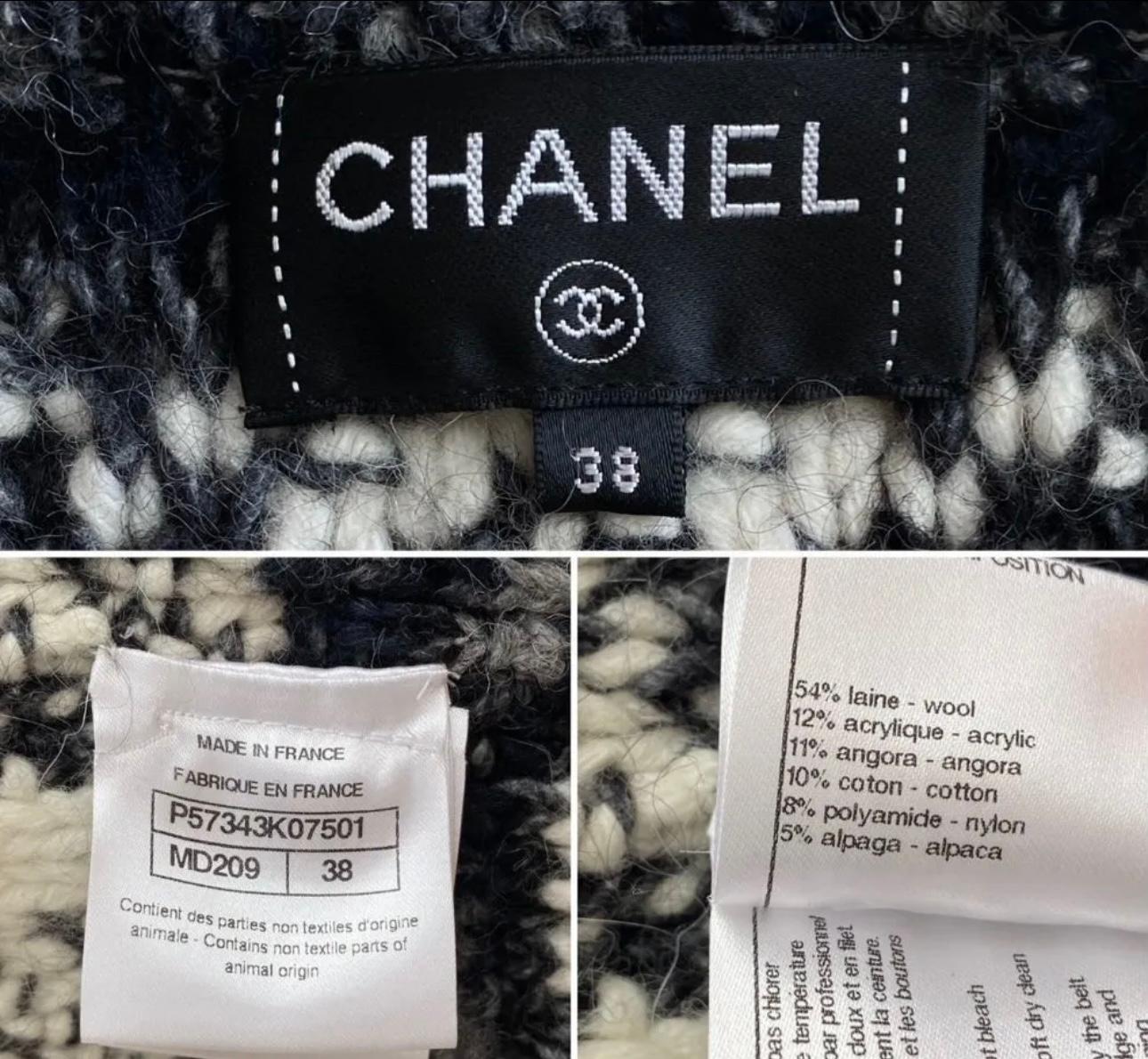 Chanel - Veste en tweed tissée noire avec boucle logo CC 1