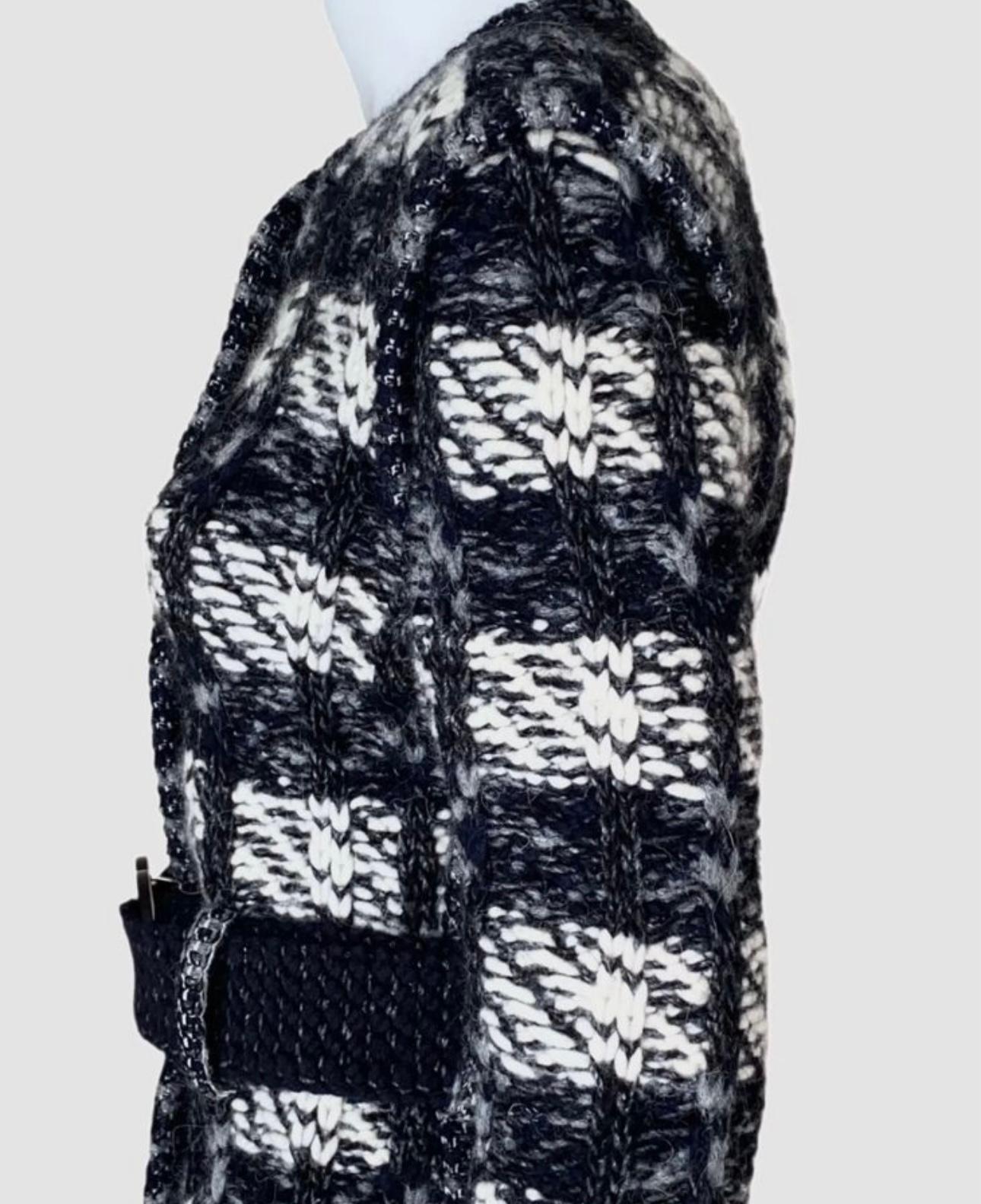 Chanel CC Logo Buckle Black Woven Tweed Jacket For Sale 3