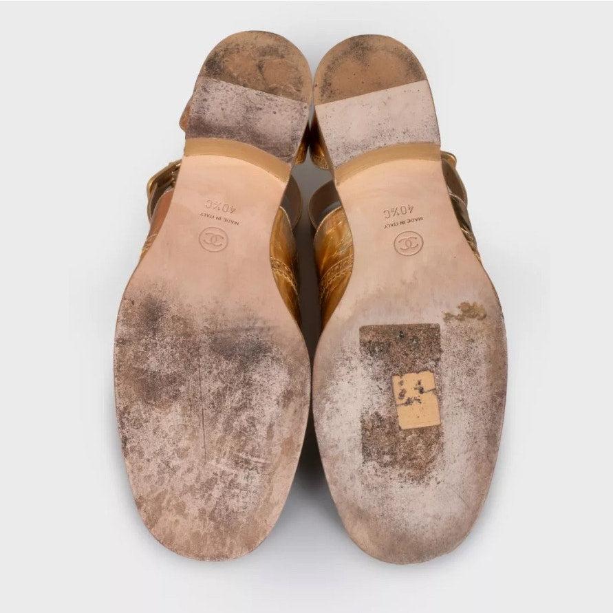 Chanel CC Logo Oxfords en cuir de veau et daim  Sz. 40.5 Pour femmes en vente