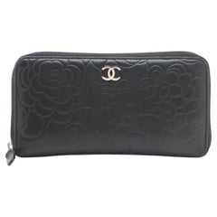Portafoglio lungo Chanel CC Logo Camelia in pelle d'agnello Zippy Nero