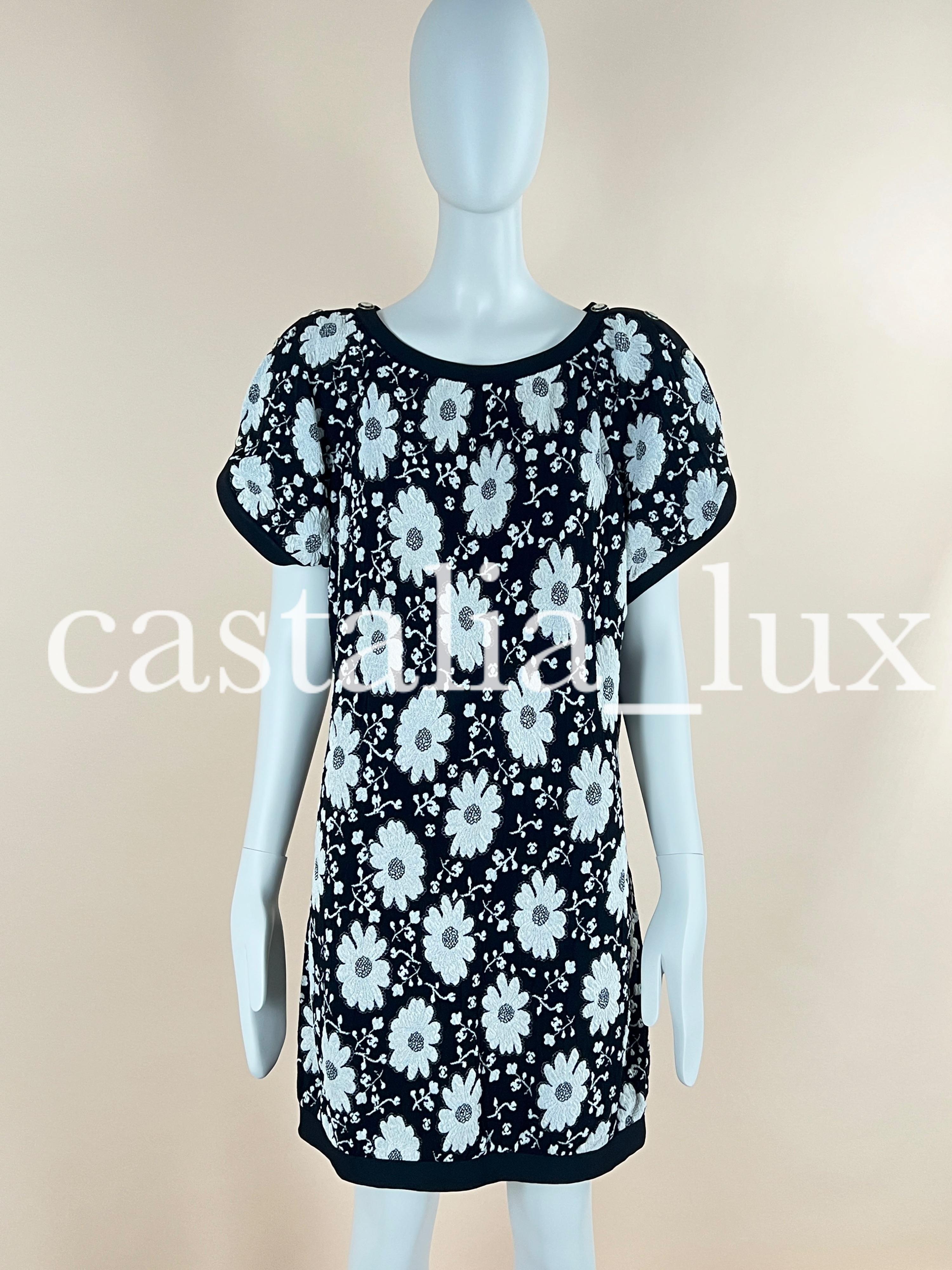Chanel CC Logo Camelia Relaxed Dress For Sale 6