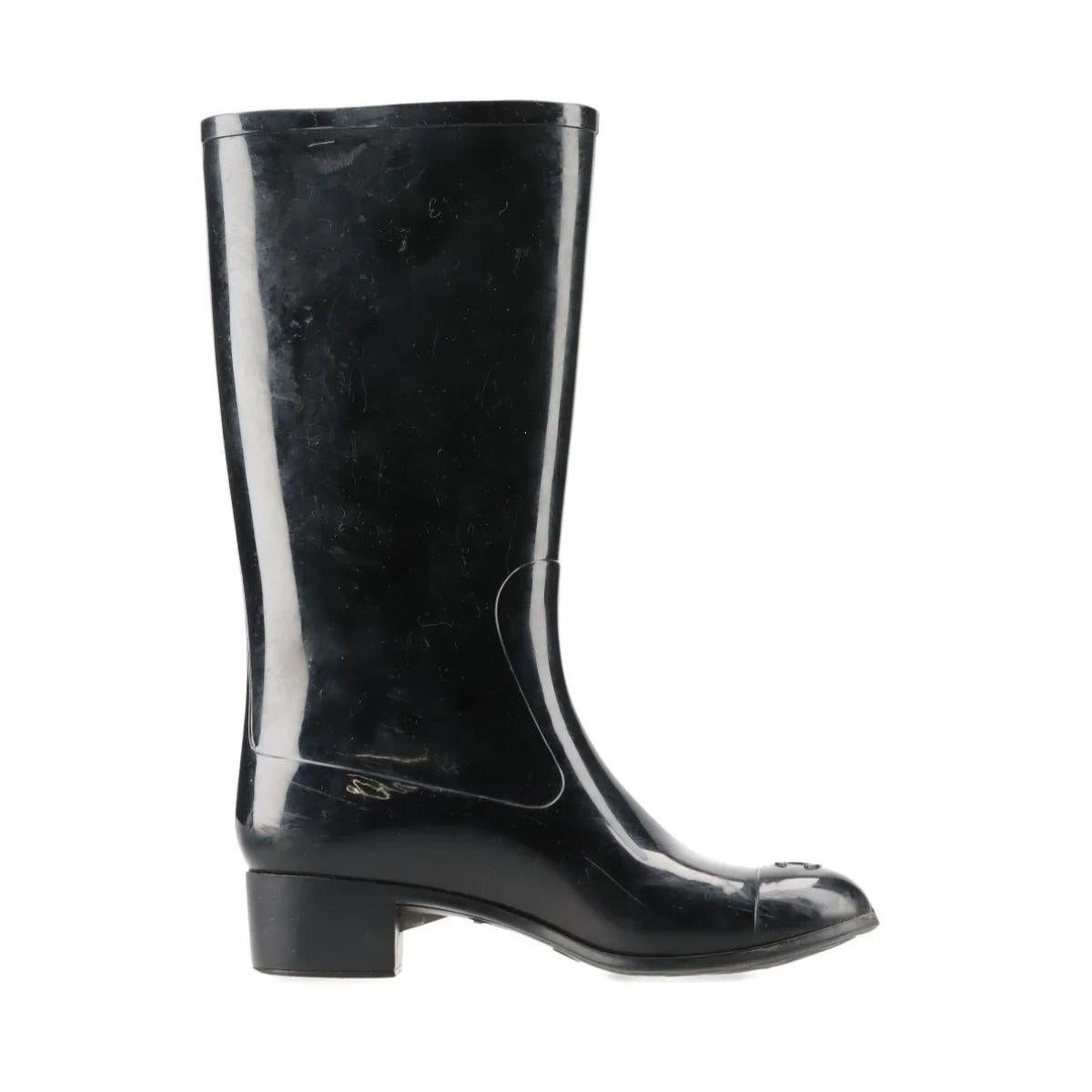 Noir Chanel CC Logo Camellia Rubber Rain Boots Black en vente