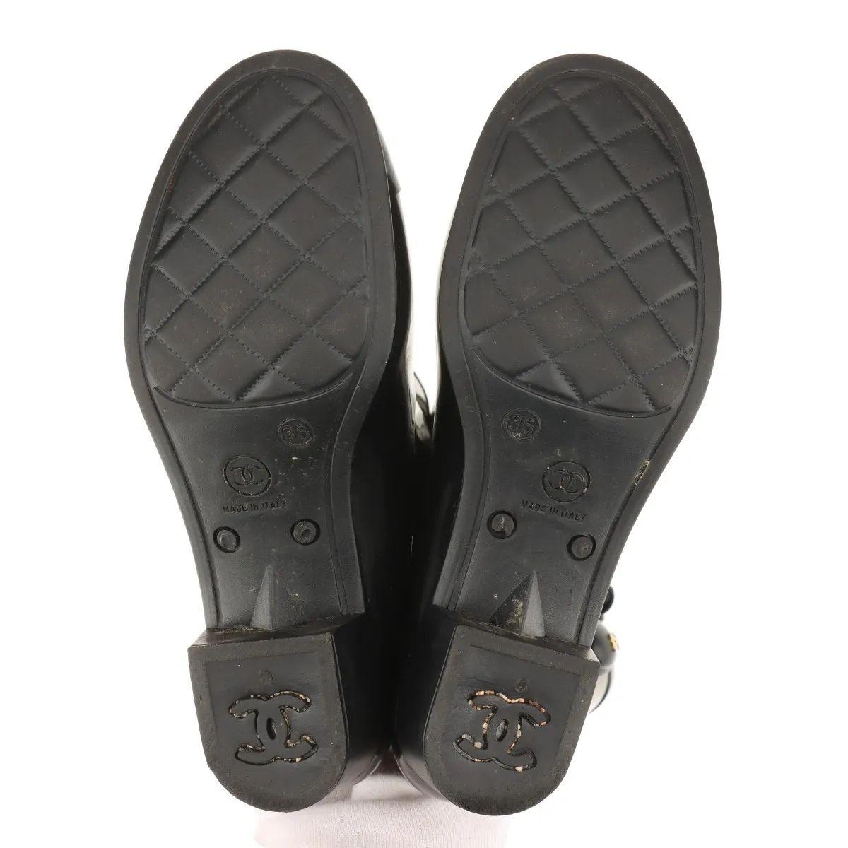 Chanel CC Logo Camellia Rubber Rain Boots Black en vente 3