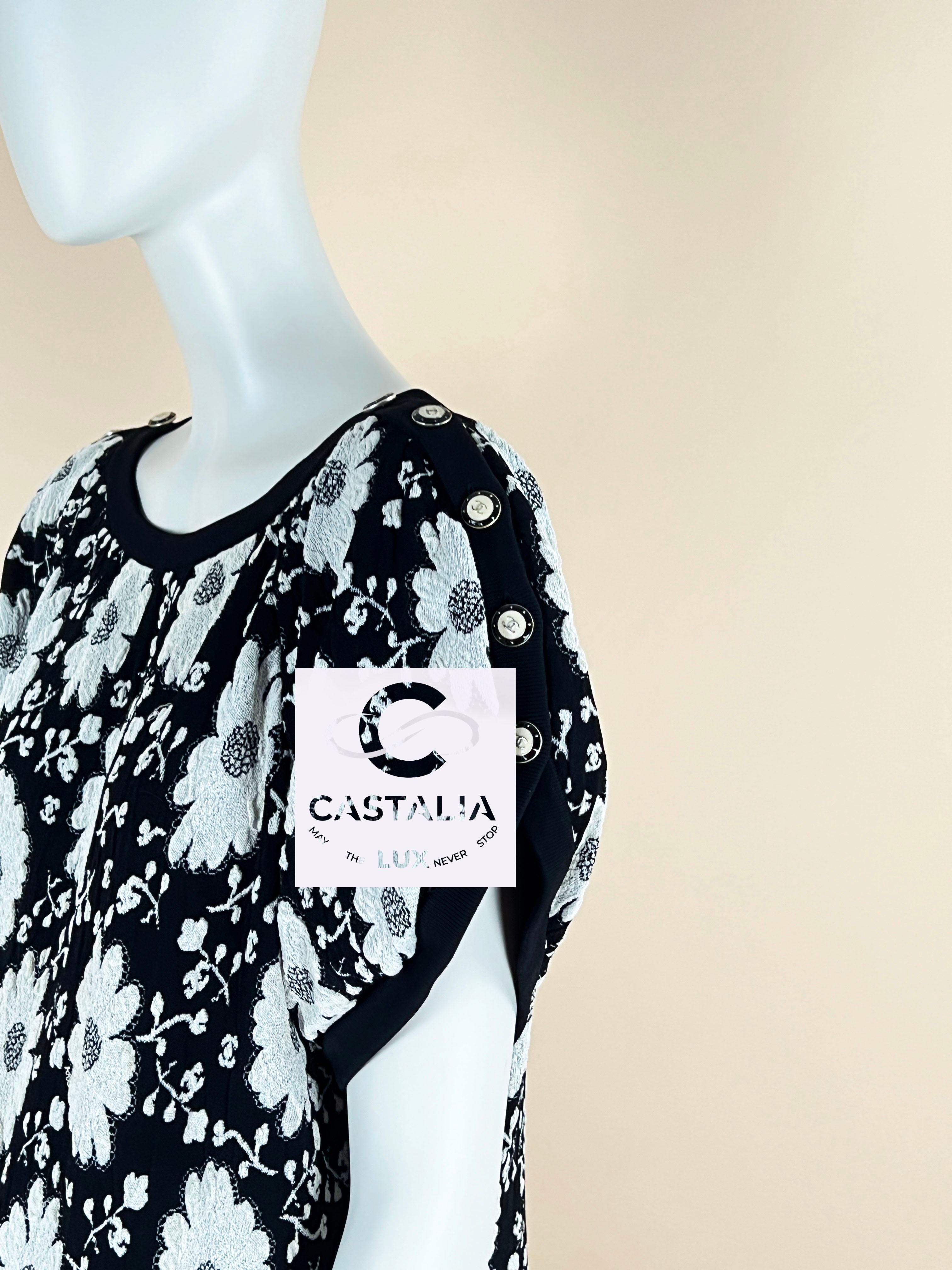 Chanel Paris / Singapore CC Logo Camellias Dress 34 FR For Sale 5