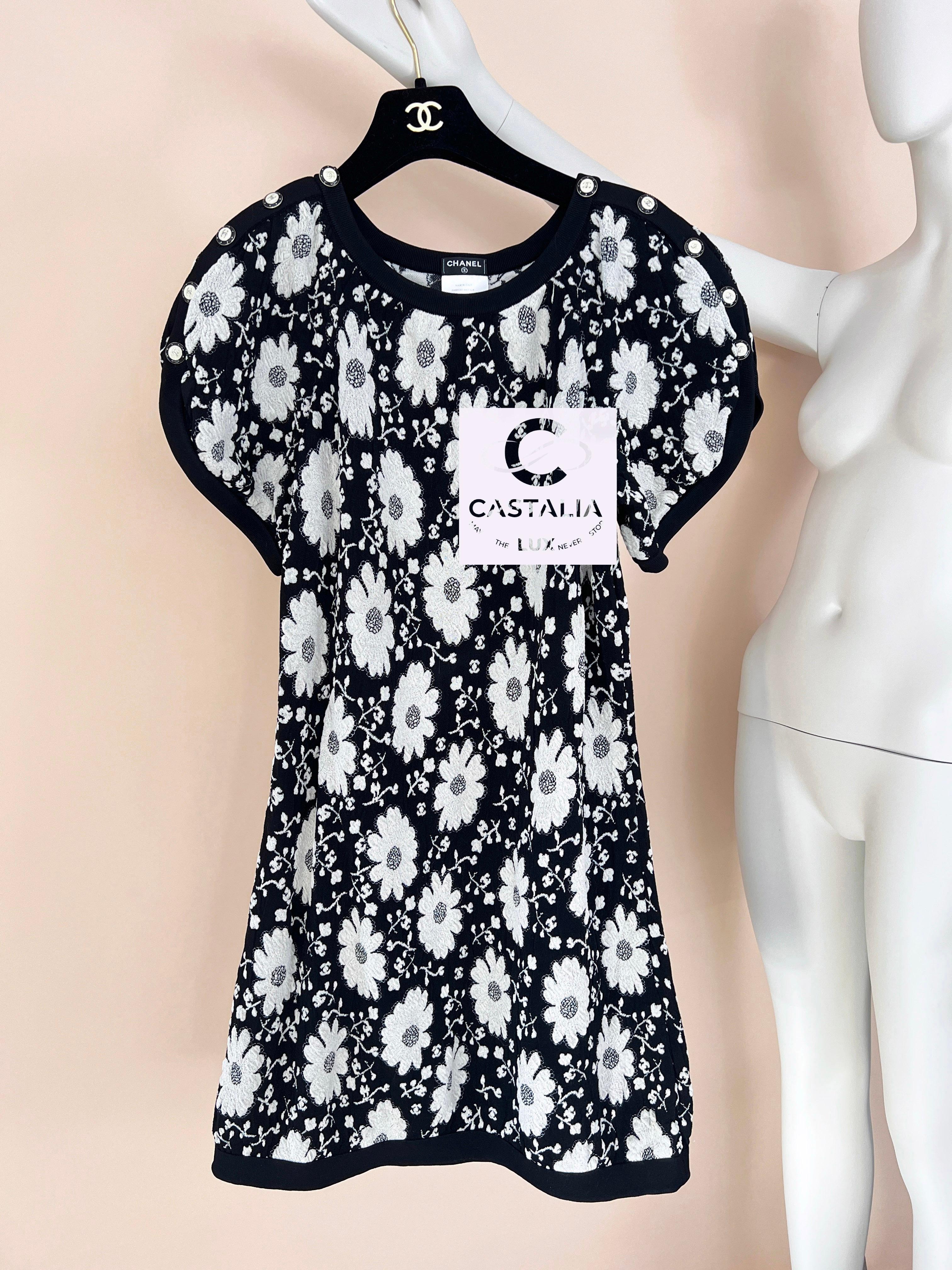 Chanel CC Logo Camellias Famous Dress 7